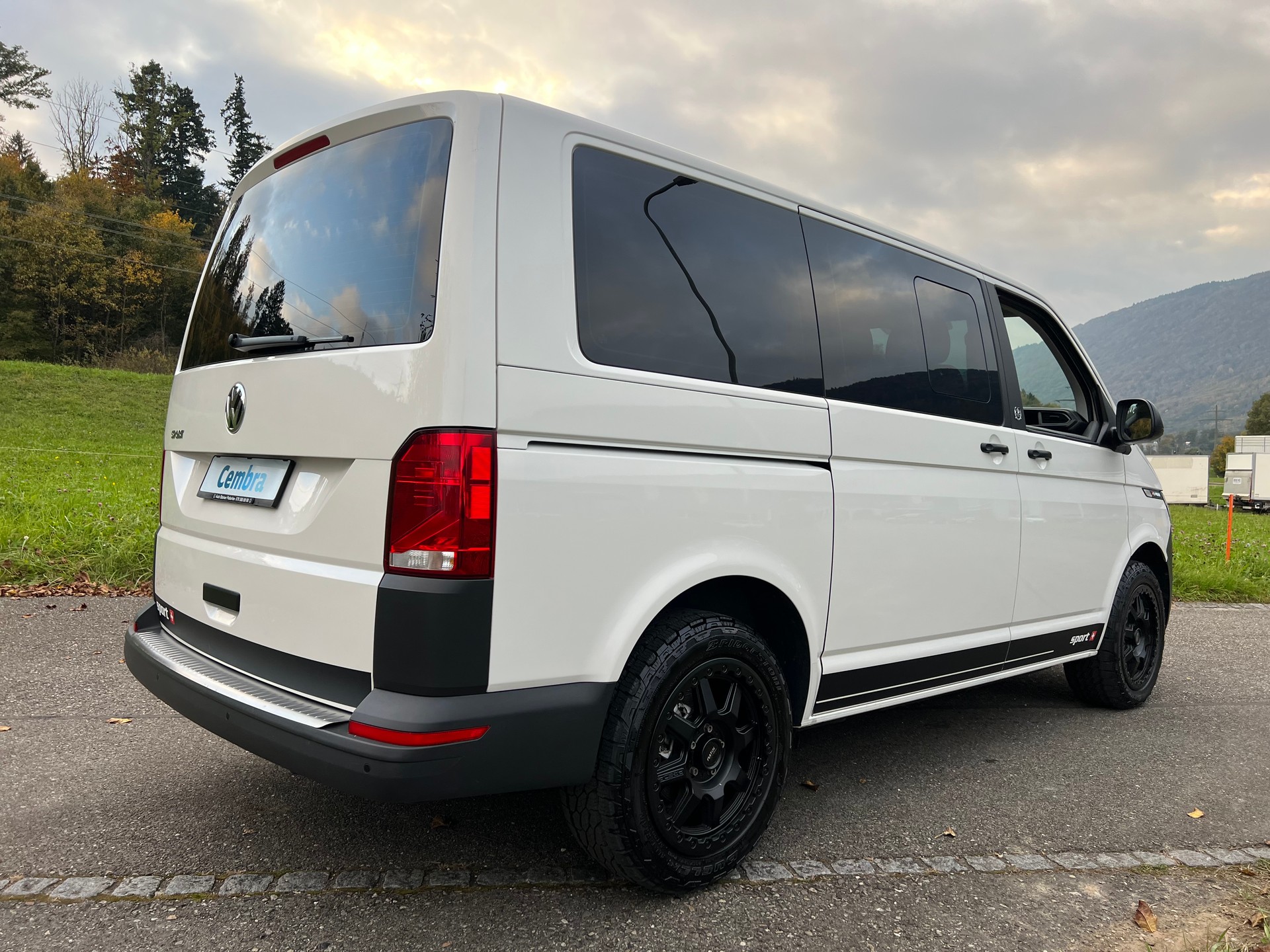 VW VW T6.1 BUS AUTOMAT MIT 9 SITZE. CH WAGEN. VIEL ZUBEHÖR. LEASING 450.--image-11