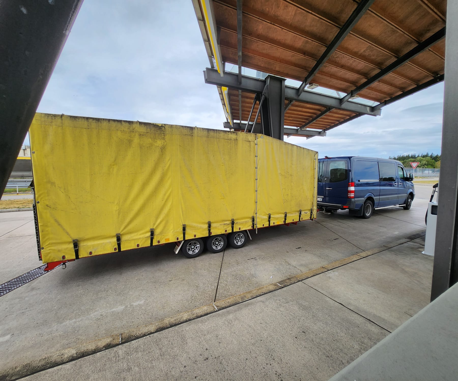 ZBINDEN 3 Achser mit Elektrobremse-image-4