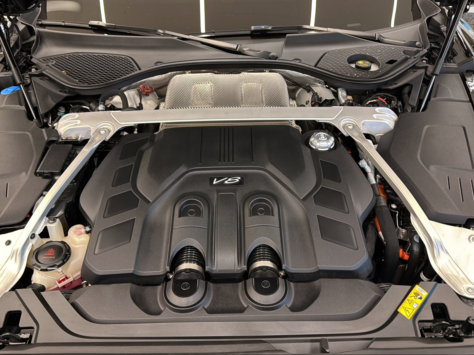BENTLEY Flying Spur SPEED V8 Hybrid-image-10