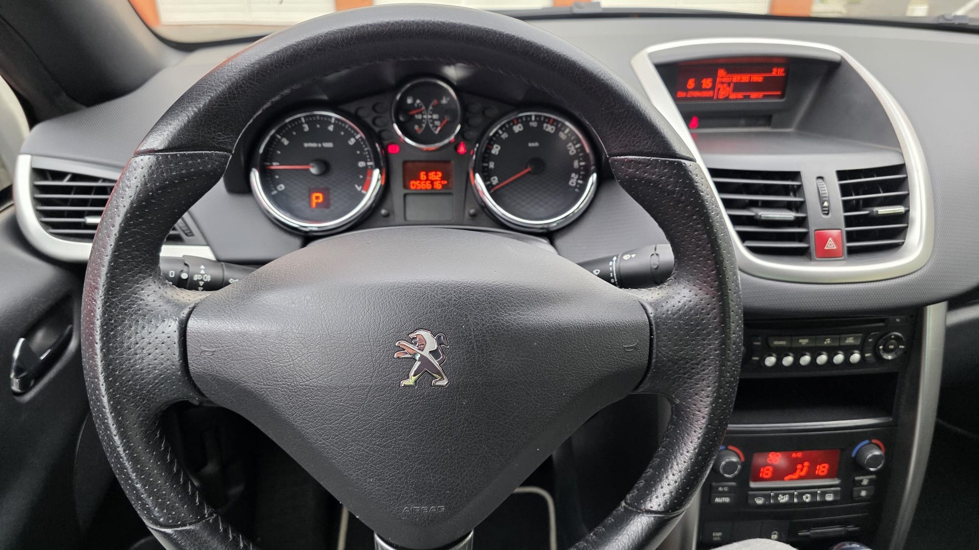 PEUGEOT 207 CC 1.6 16V Roland Garros Automatic-image-12