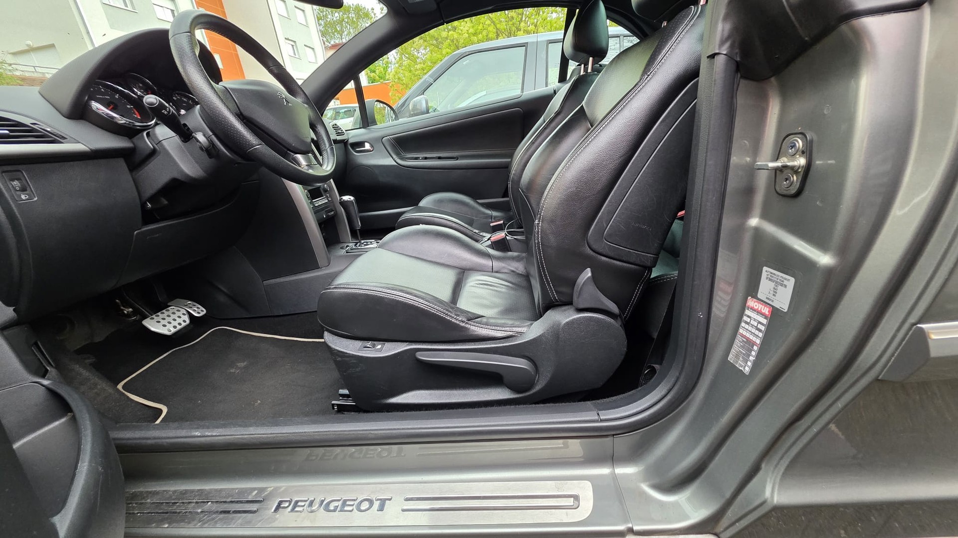 PEUGEOT 207 CC 1.6 16V Roland Garros Automatic-image-14