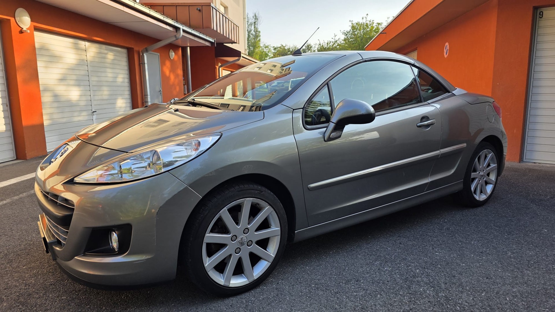 PEUGEOT 207 CC 1.6 16V Roland Garros Automatic-image-1
