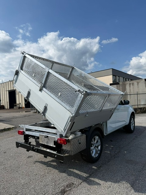 ISUZU D-MAX 1.9 SpaceCab N60BB 4x4 Ponte Ribaltabile 3 lati in Alluminio "NUOVO" con Sopra Sponde - Gancio Traino KG. 3500-image-8