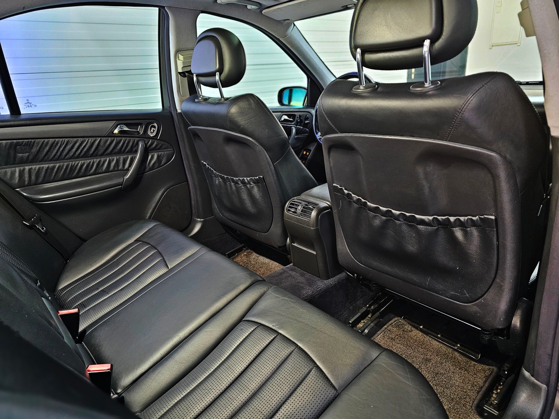 MERCEDES-BENZ C 32 AMG Automatic-image-12