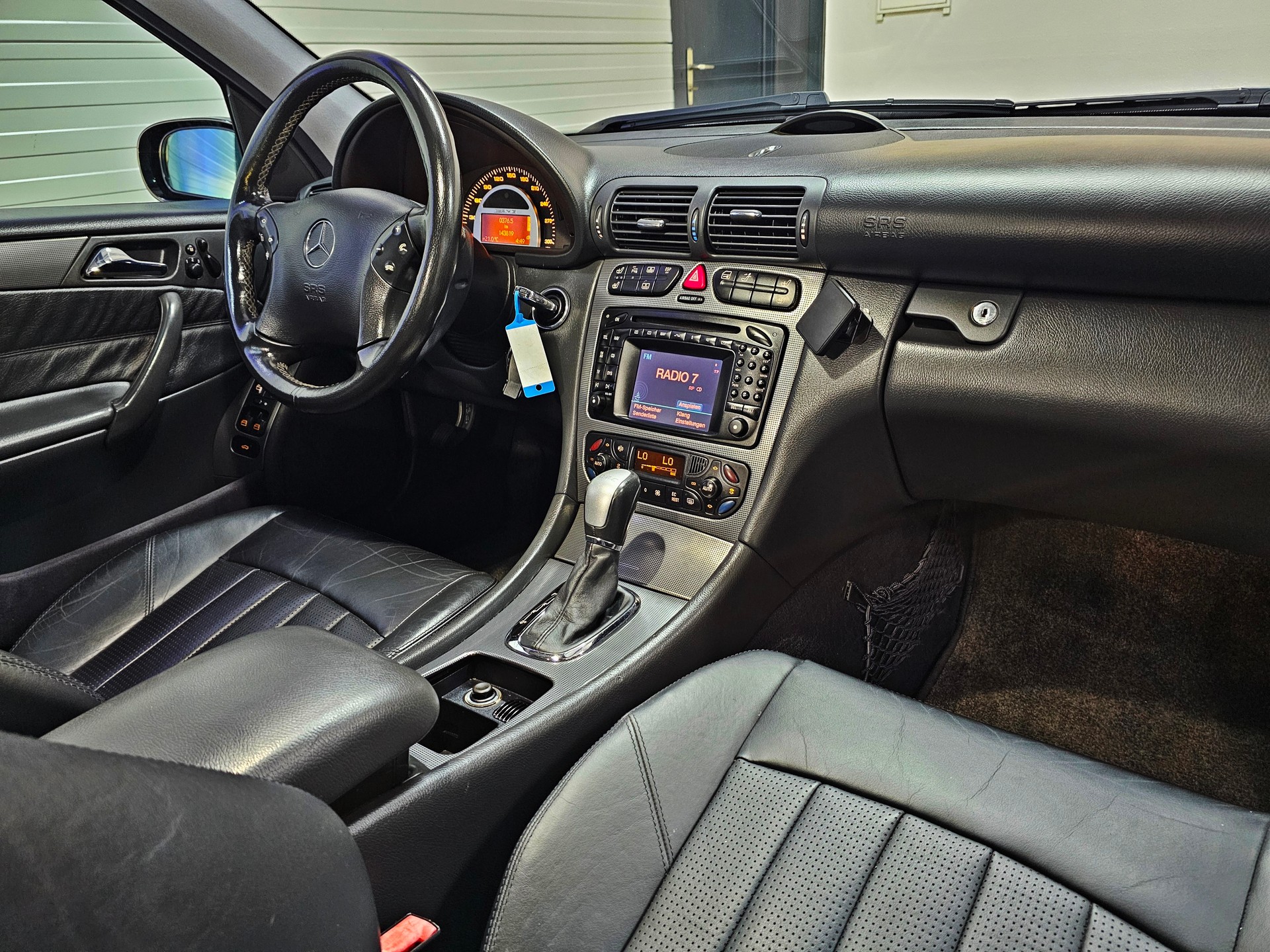 MERCEDES-BENZ C 32 AMG Automatic-image-13
