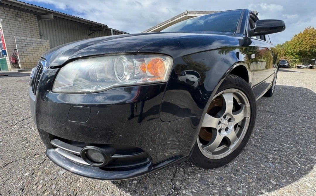 AUDI A4 Avant 2.0 Turbo FSI quattro-image-1