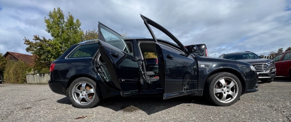 AUDI A4 Avant 2.0 Turbo FSI quattro-image-6