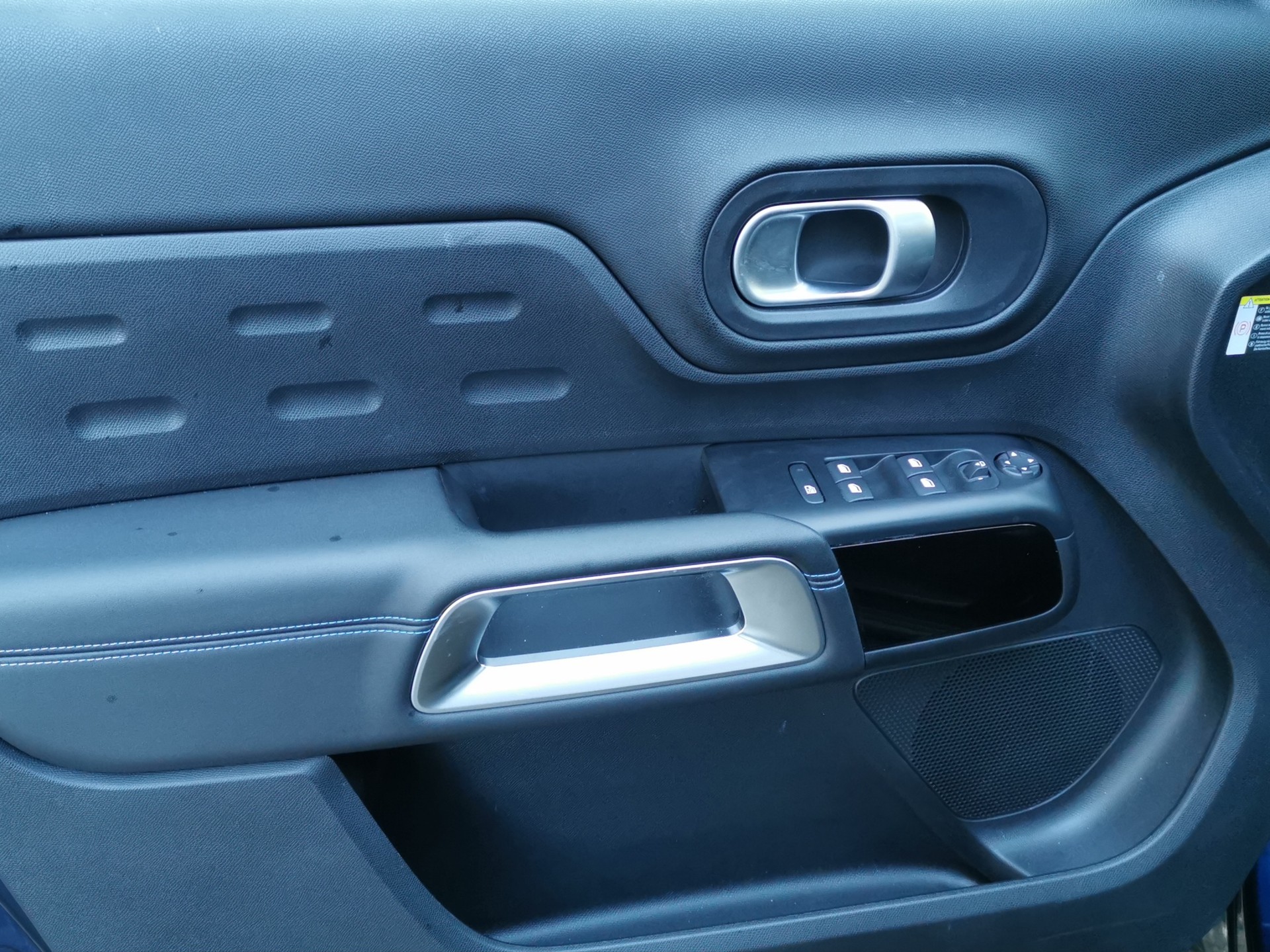 CITROEN C5 Aircross 1.6 PHEV Swiss Edition-image-17