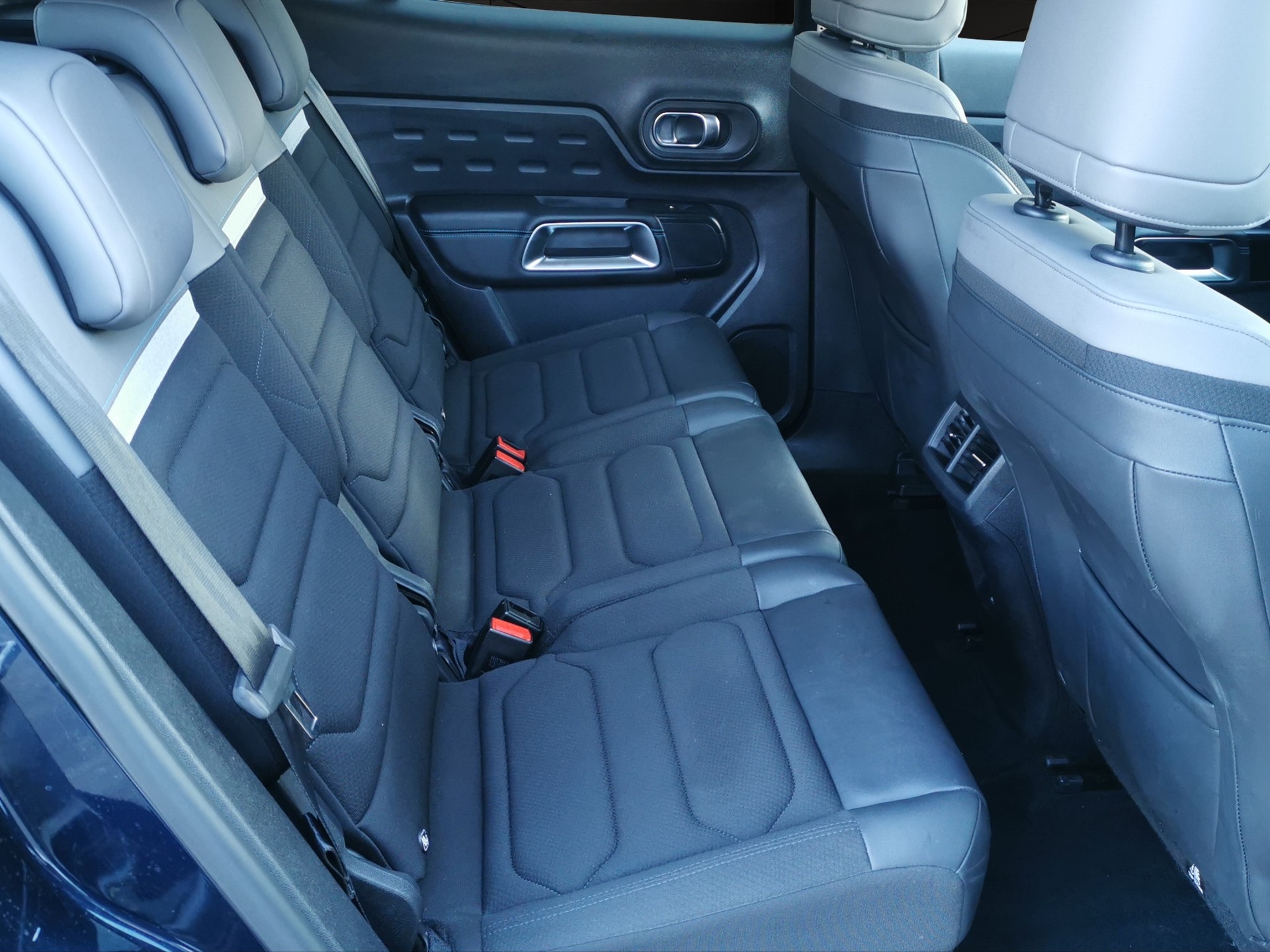 CITROEN C5 Aircross 1.6 PHEV Swiss Edition-image-10