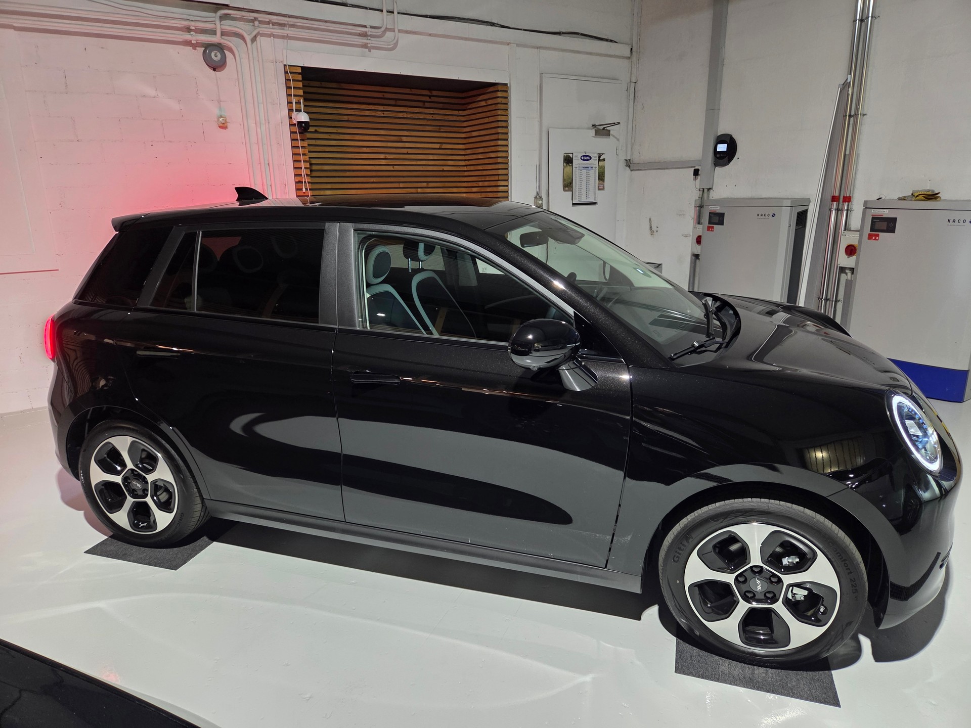 JAC E30X 51 kWh Flagship Pro+-image-2