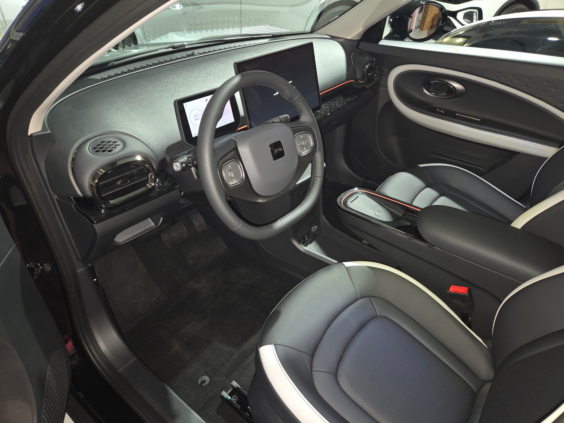 JAC E30X 51 kWh Flagship Pro+-image-3
