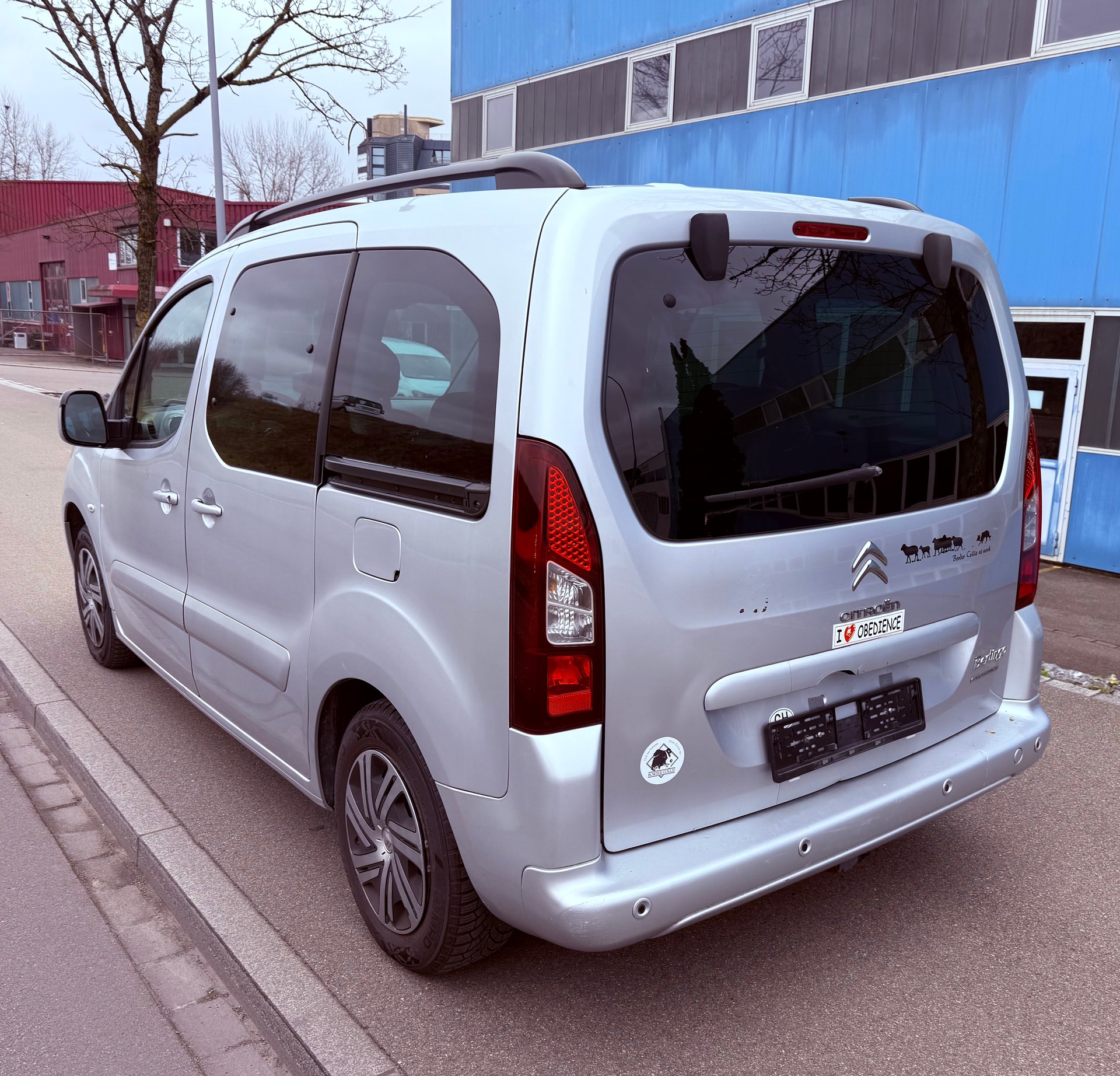 CITROEN Berlingo 1.6 e-HDi Exclusive EGS6-image-5