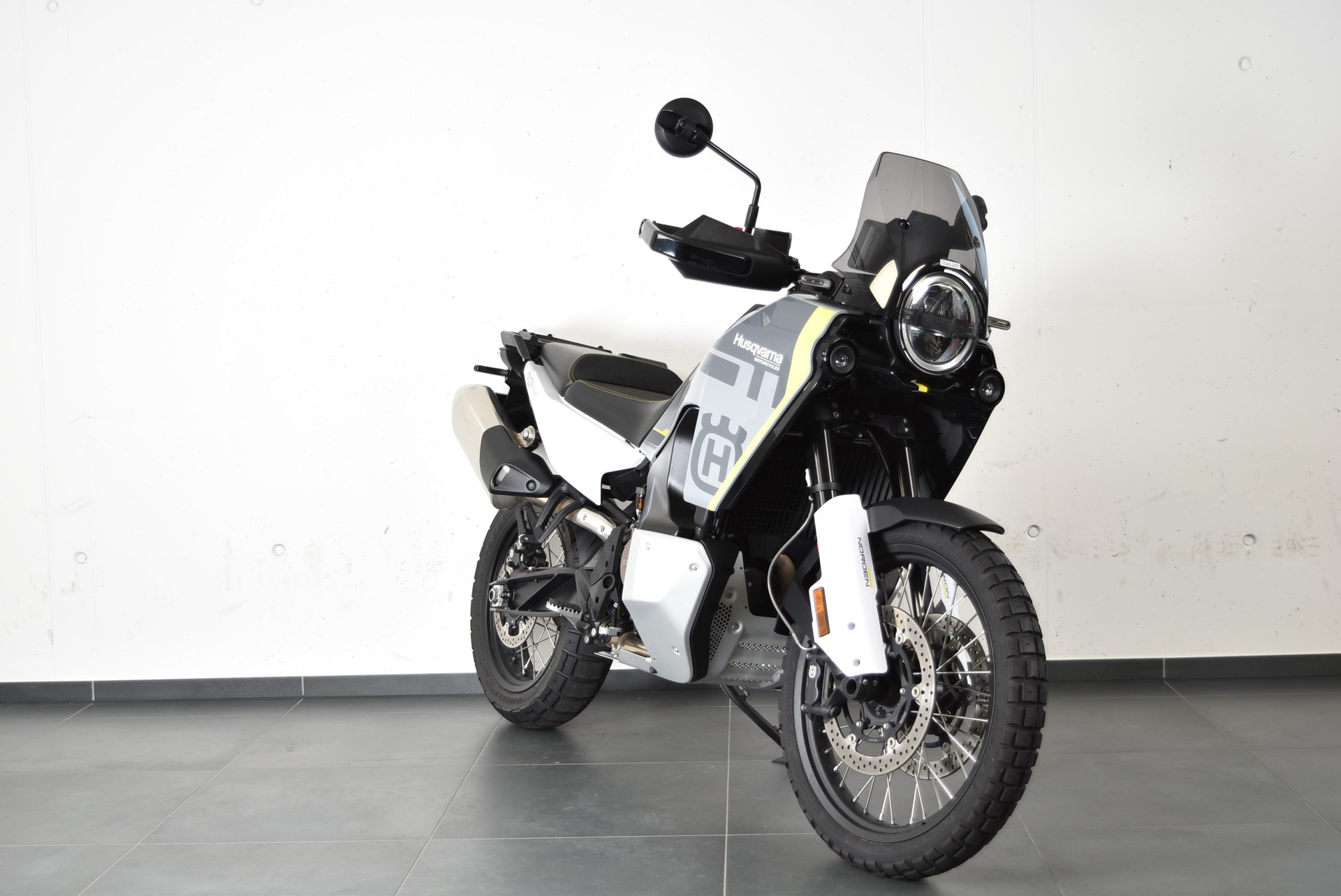 HUSQVARNA NORDEN 901-image-2
