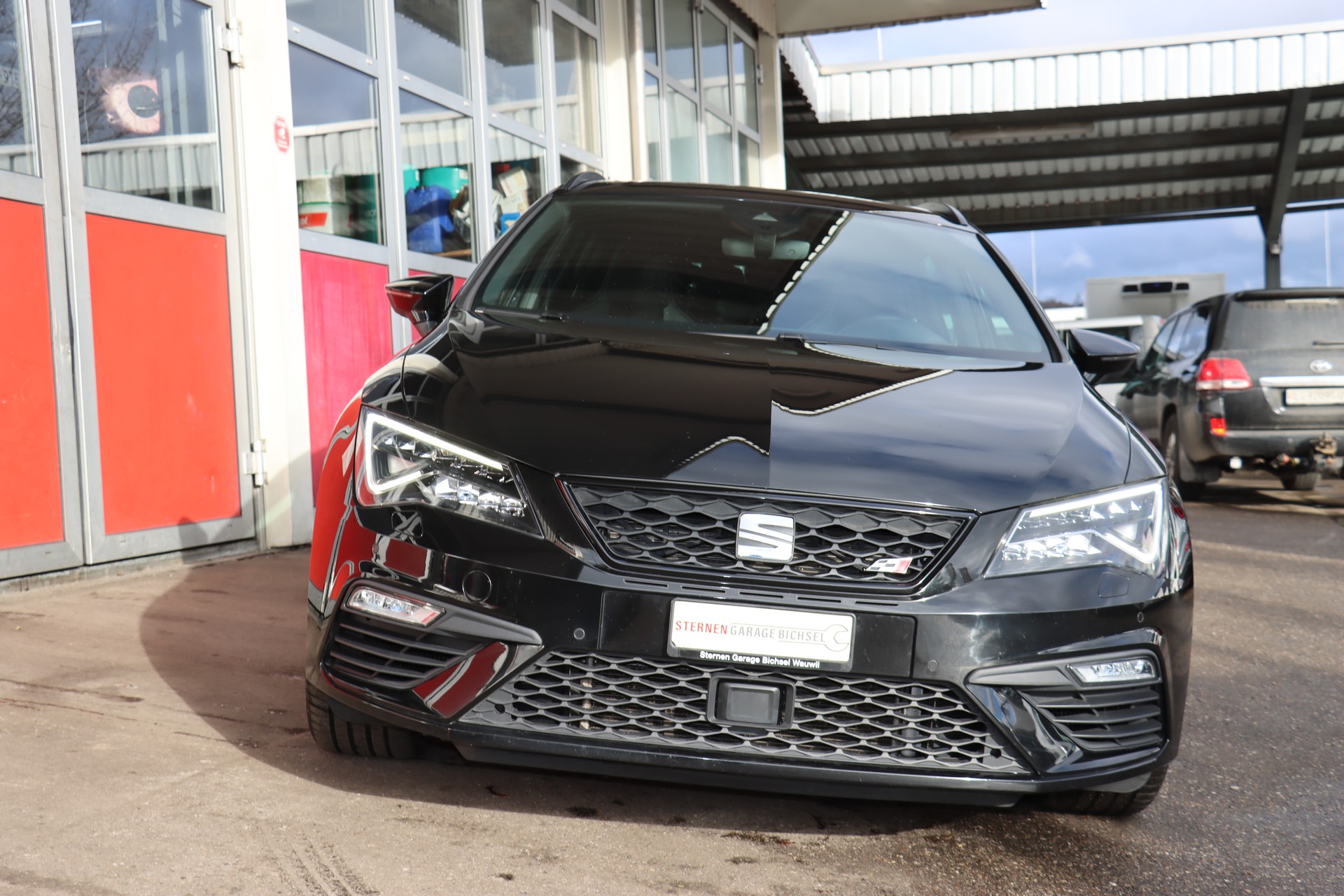 SEAT Leon ST 2.0 TSI Cupra 300 4 Drive DSG-showroom-element-2