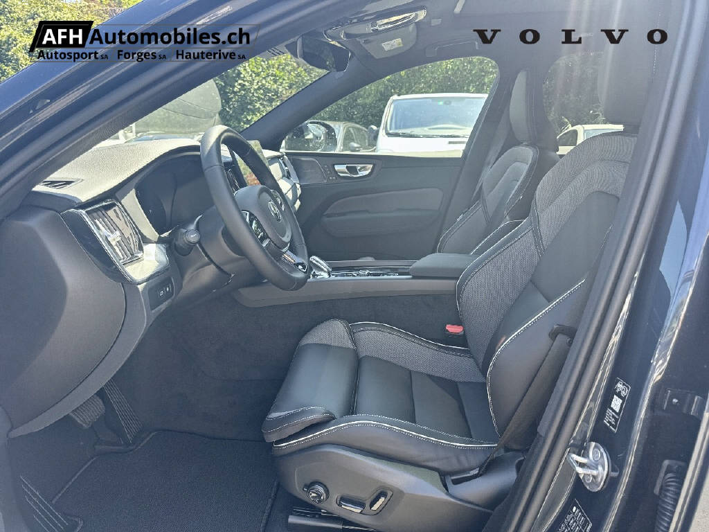 VOLVO XC60 2.0 T6 TE Black Edition eAWD-image-13