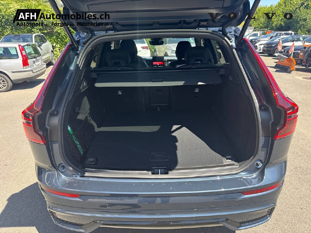 VOLVO XC60 2.0 T6 TE Black Edition eAWD-image-9