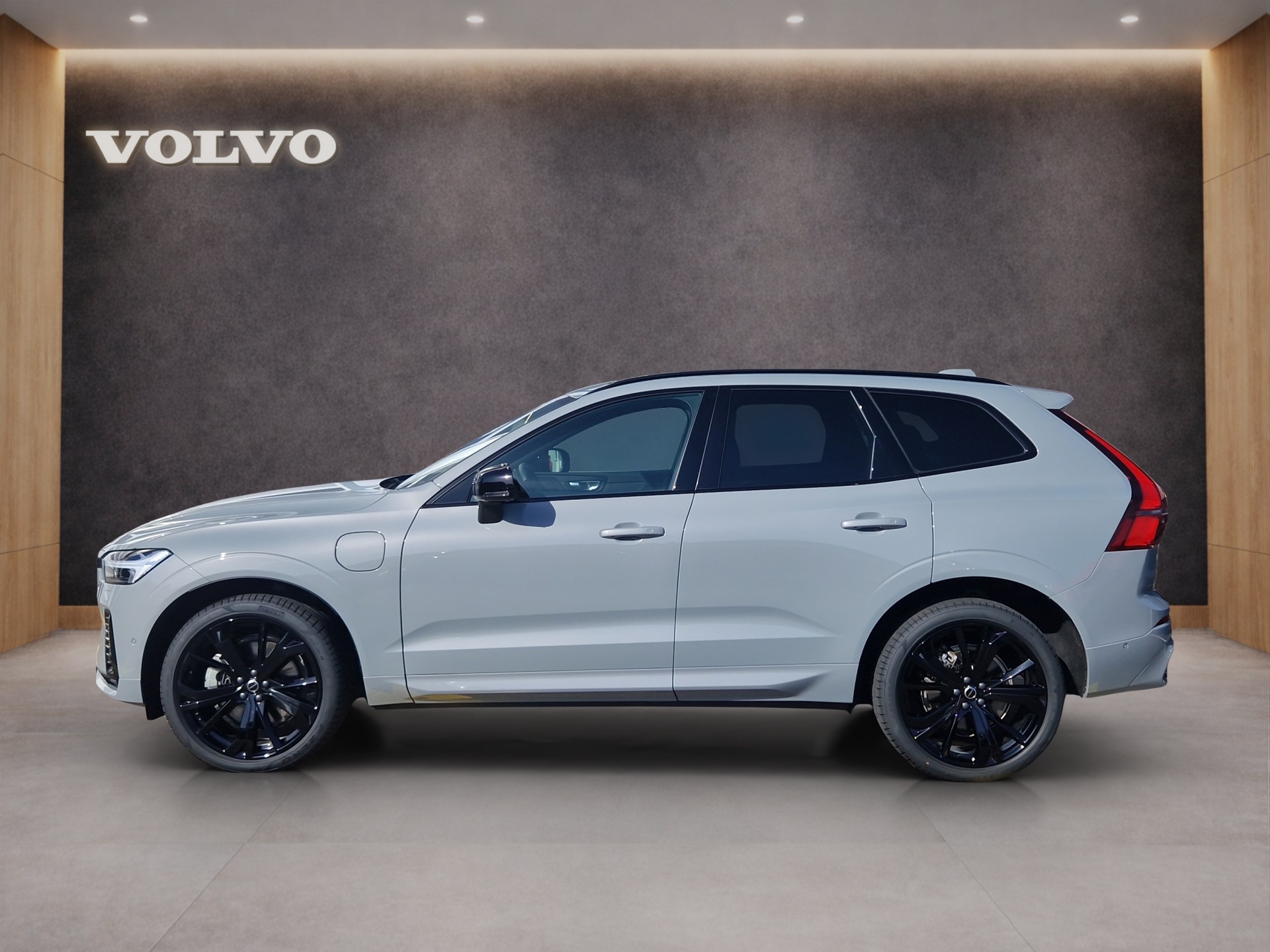 VOLVO XC60 2.0 T6 TE Black Edition eAWD Black Edition-showroom-element-1