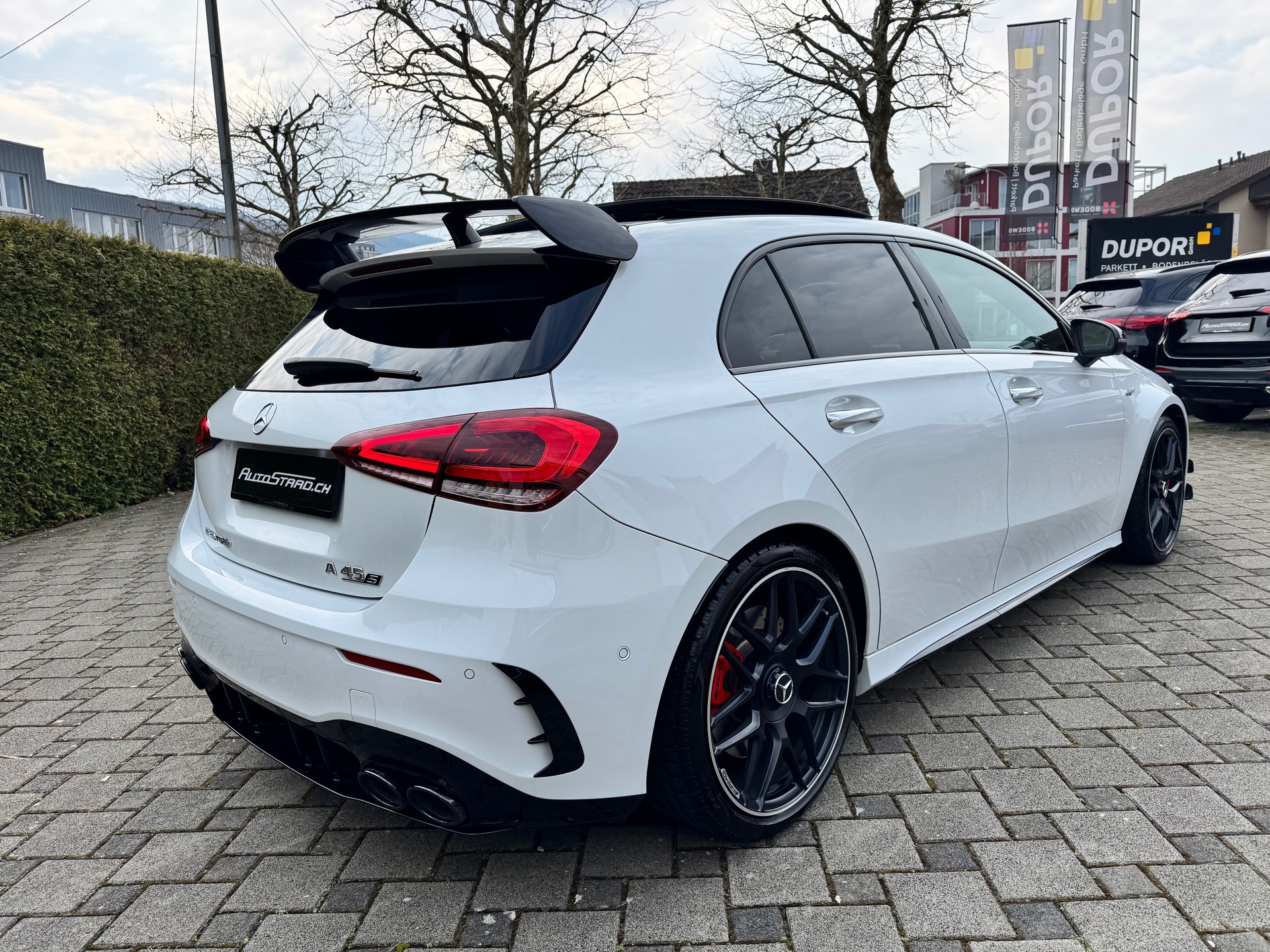 MERCEDES-BENZ A 45 S AMG 4Matic+ Speedshift-showroom-element-3