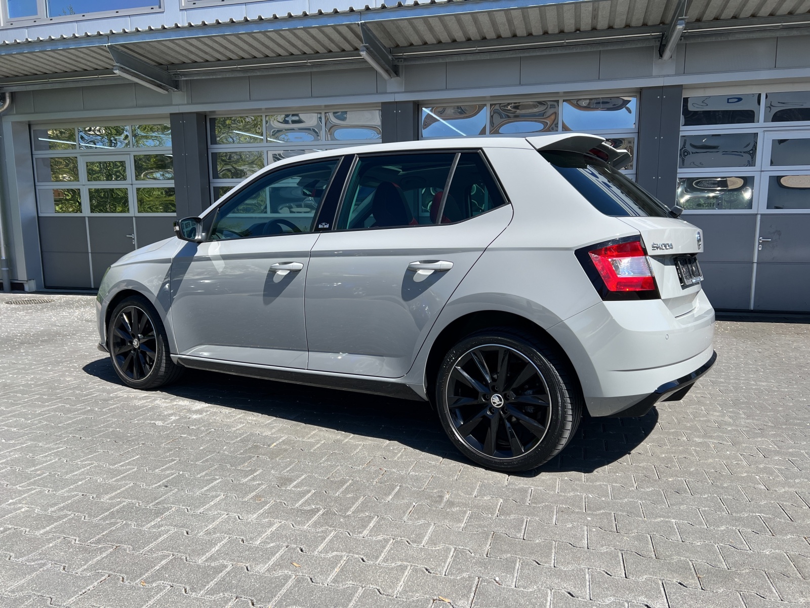 SKODA Fabia 1.0 TSI Monte Carlo DSG-showroom-element-2