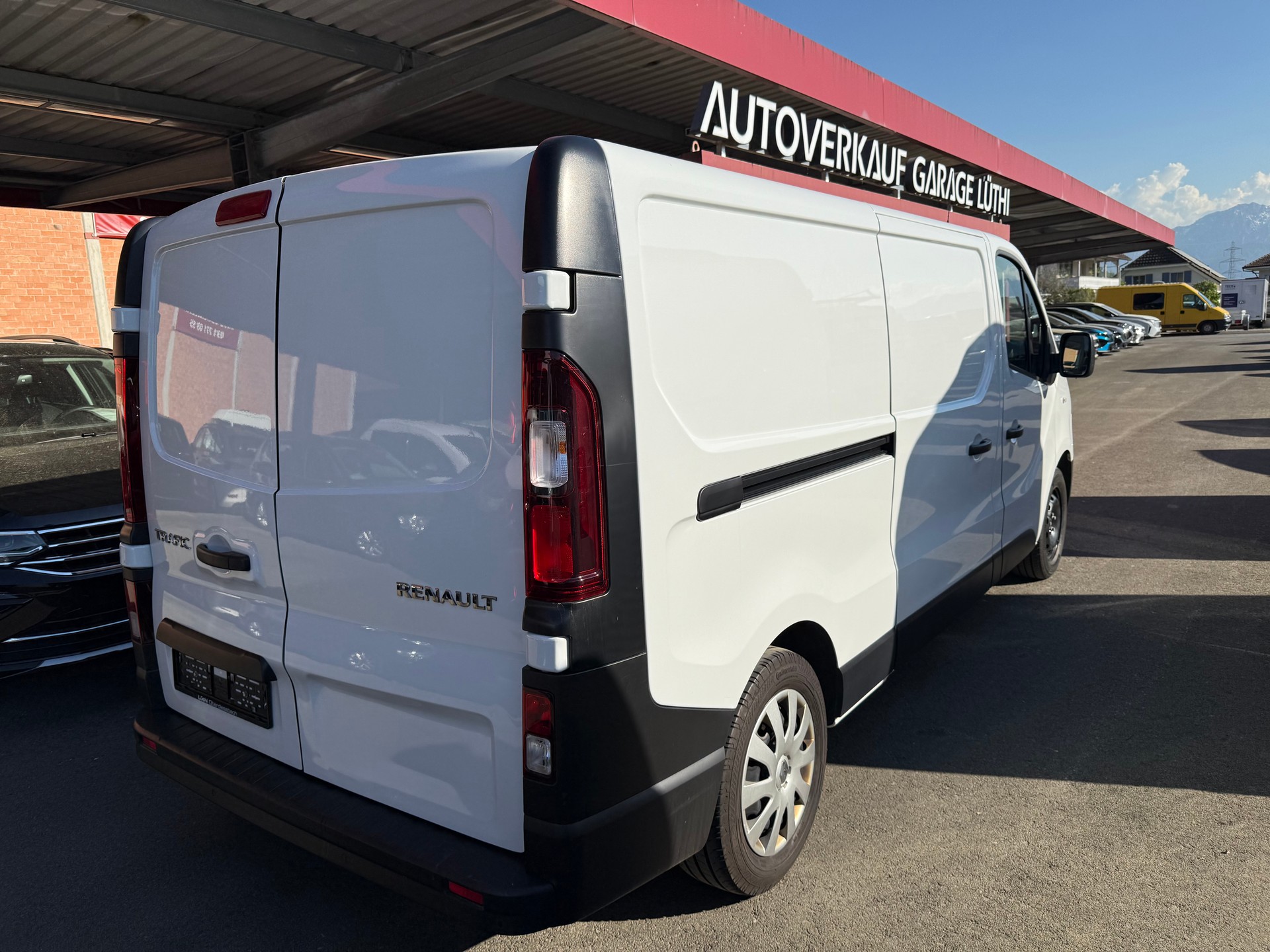 RENAULT Trafic 2.0 dCi 120 3.0t Access L2H1 Lang-image-1