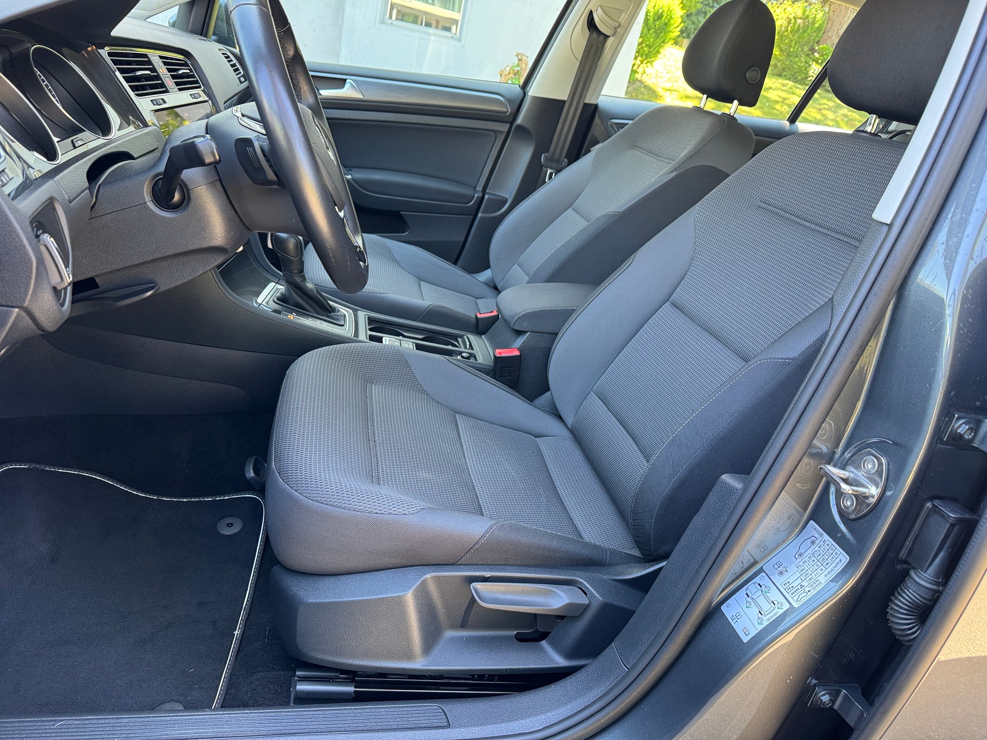 VW Golf 1.5 TSI EVO Comfortline DSG-image-8