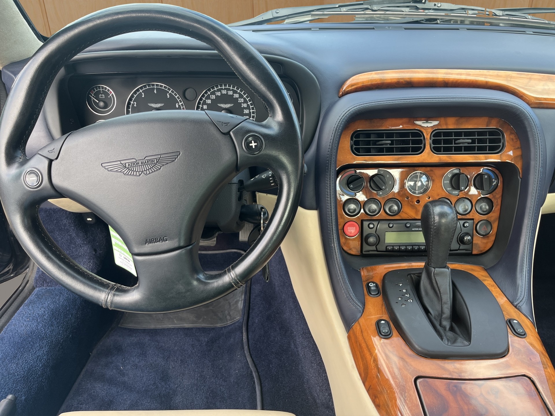 ASTON MARTIN DB7 Vantage-image-9