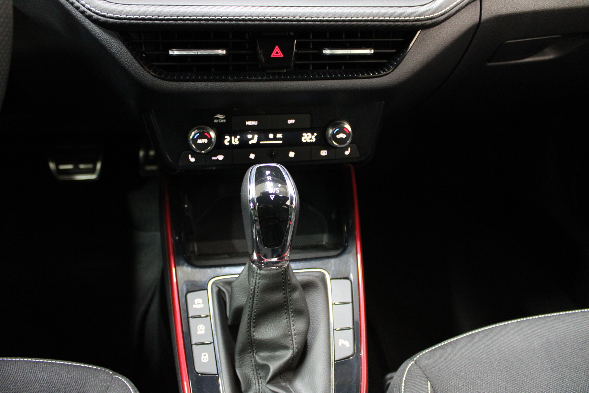 SKODA Fabia 1.5 TSI Monte Carlo DSG-image-17