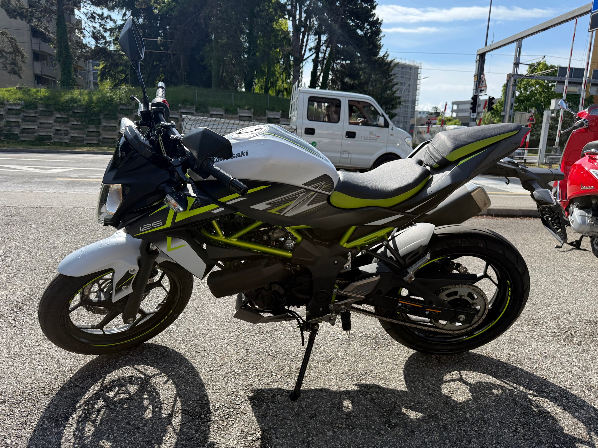 KAWASAKI Z 125-image-1