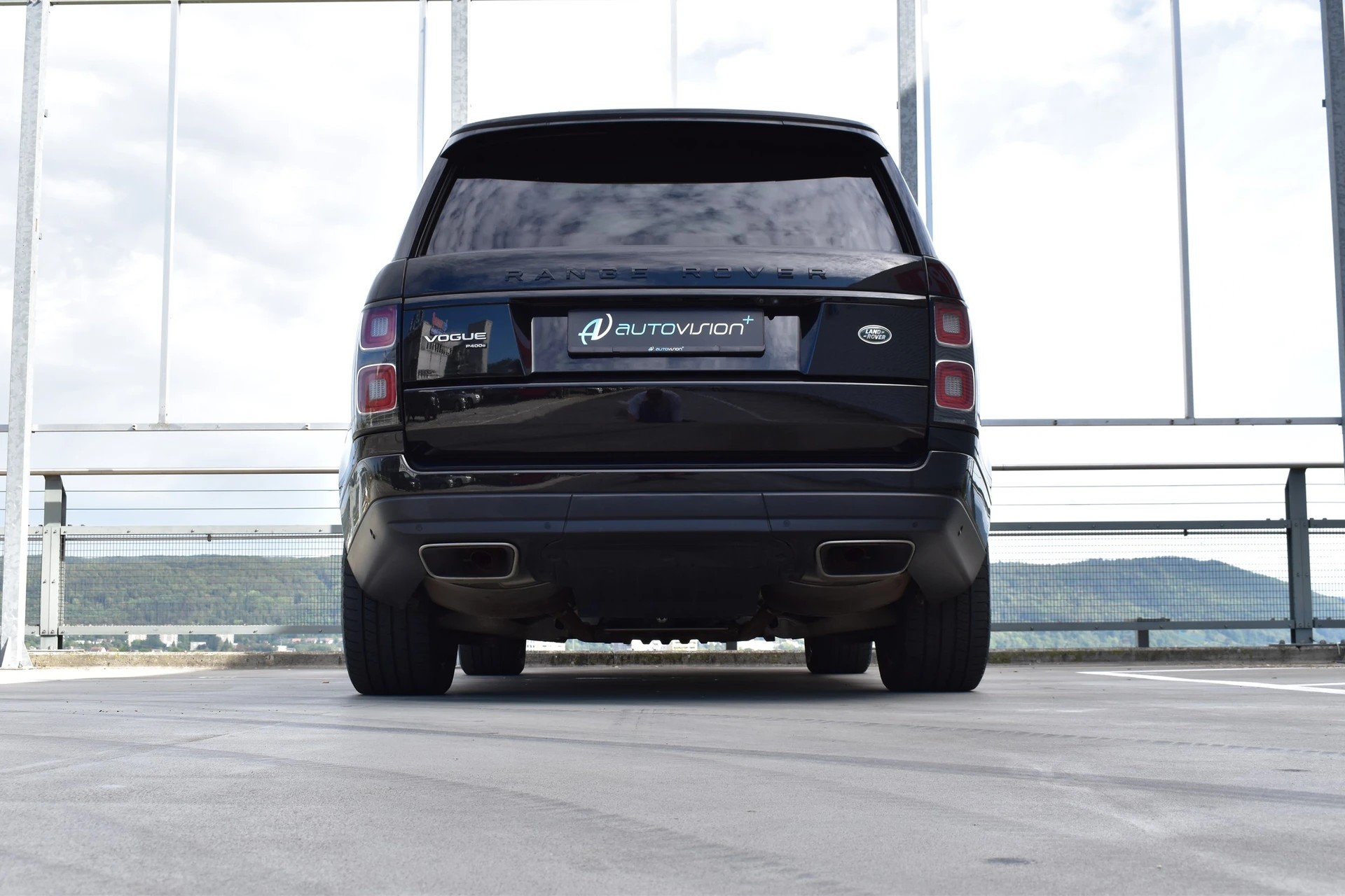 LAND ROVER RANGE ROVER 2.0 Si4 P400e PHEV VOGUE BLACK AUTOMATIC l 404 PS-image-17