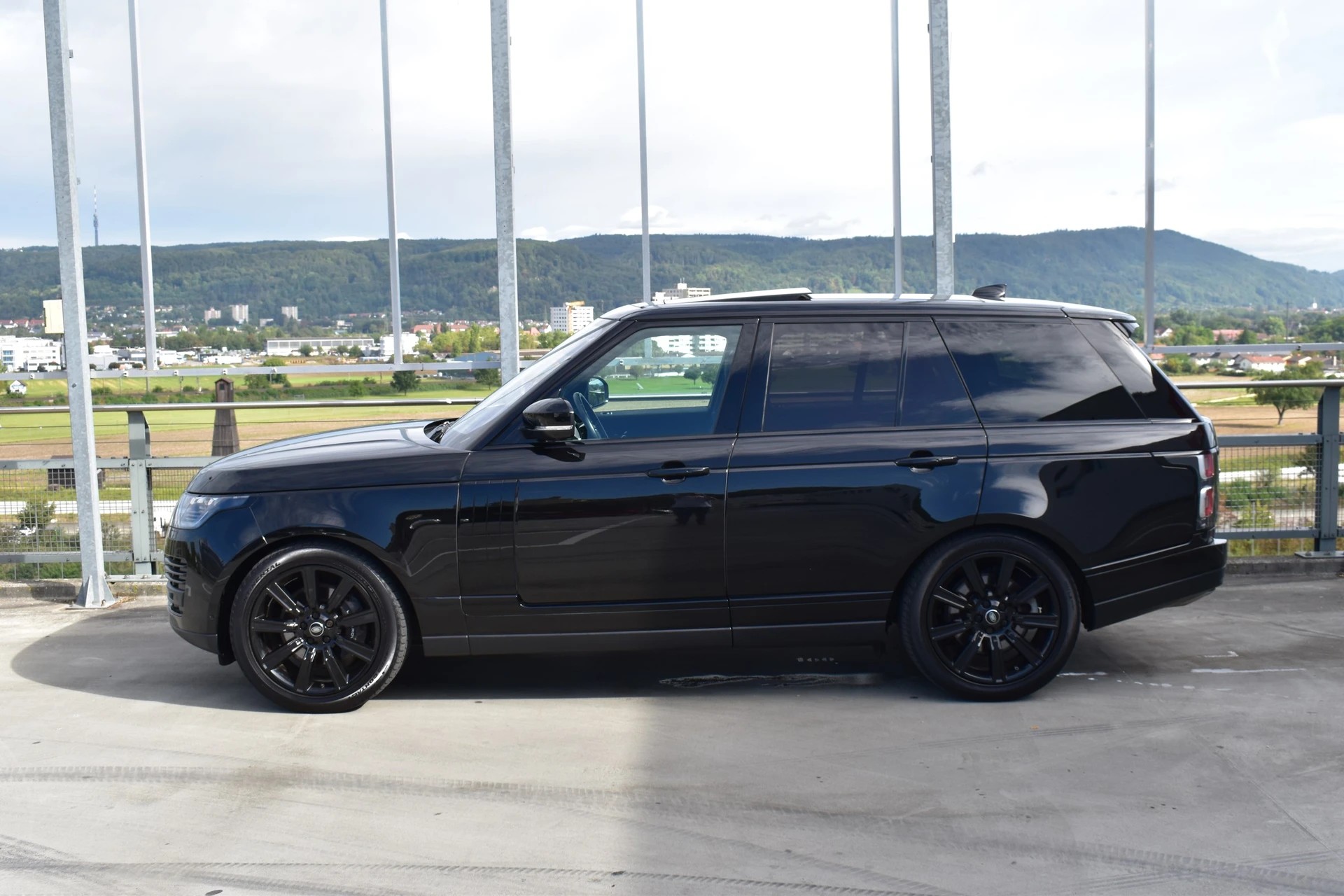 LAND ROVER RANGE ROVER 2.0 Si4 P400e PHEV VOGUE BLACK AUTOMATIC l 404 PS-image-7