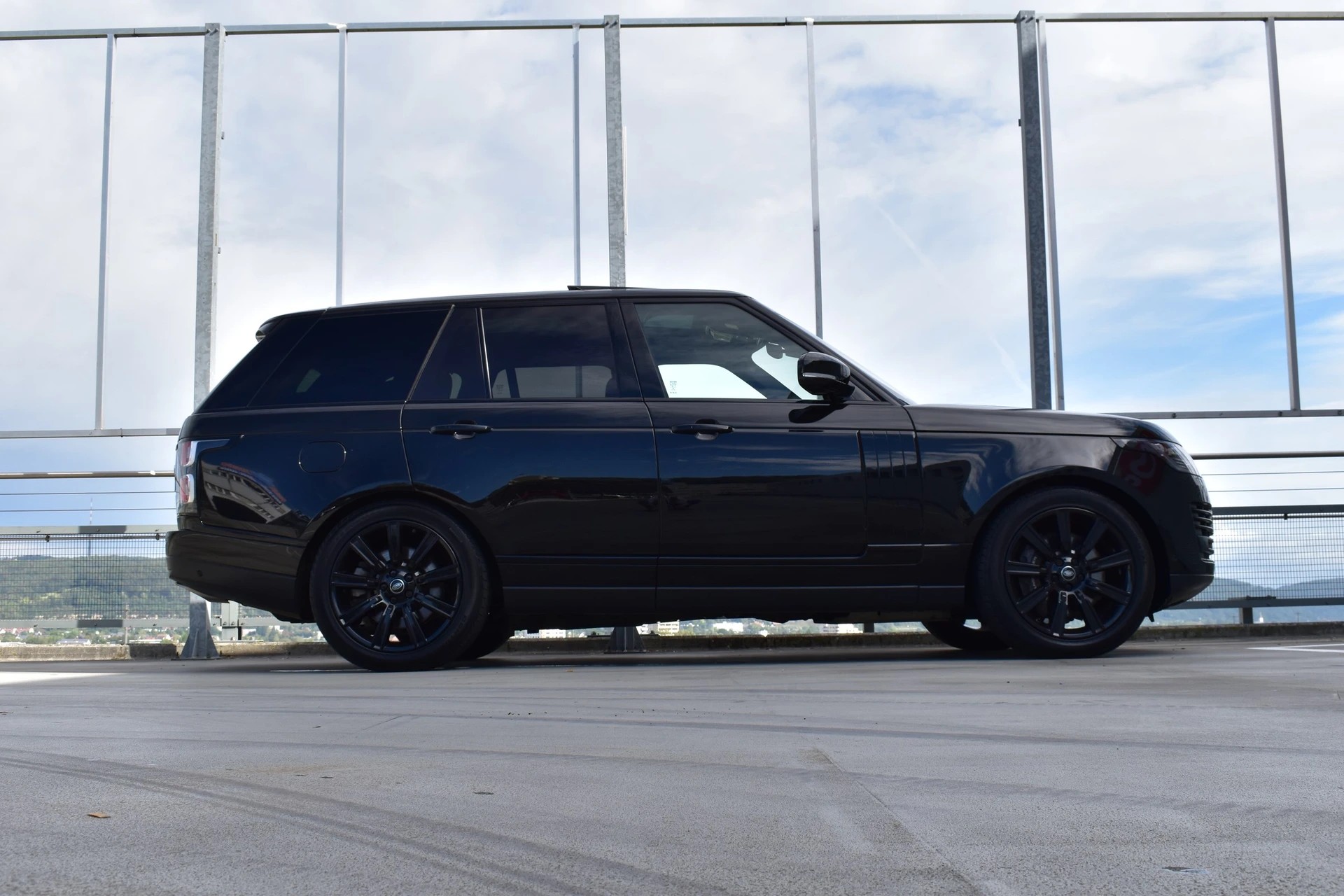 LAND ROVER RANGE ROVER 2.0 Si4 P400e PHEV VOGUE BLACK AUTOMATIC l 404 PS-image-4