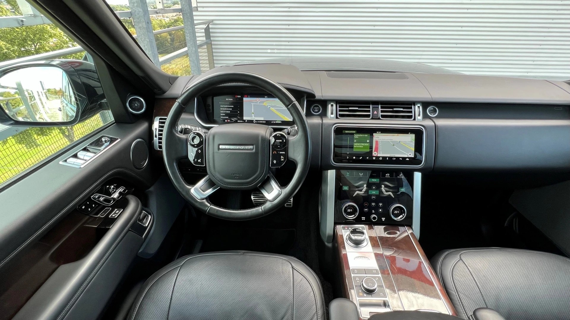 LAND ROVER RANGE ROVER 2.0 Si4 P400e PHEV VOGUE BLACK AUTOMATIC l 404 PS-image-21