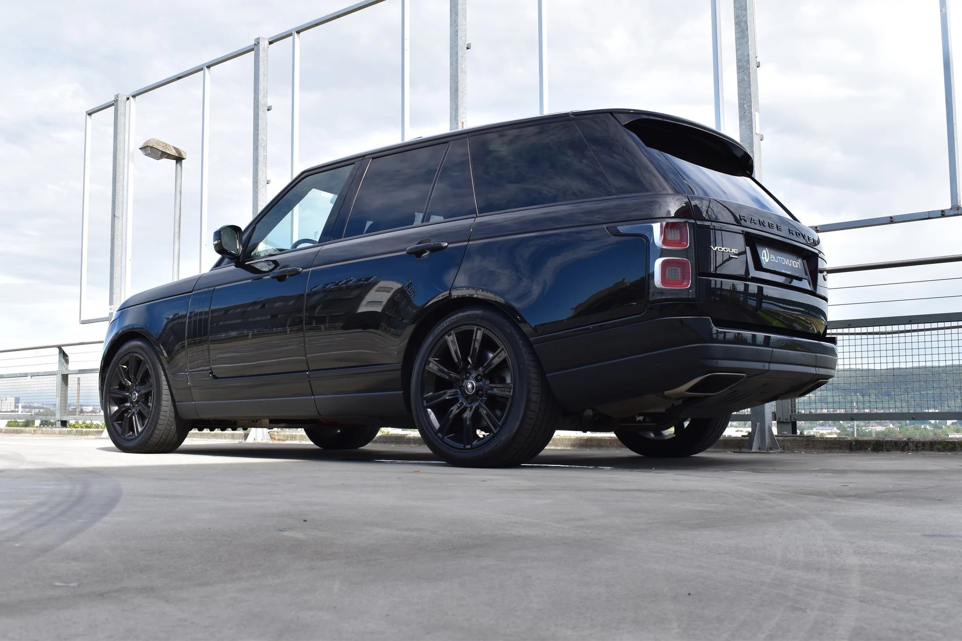 LAND ROVER RANGE ROVER 2.0 Si4 P400e PHEV VOGUE BLACK AUTOMATIC l 404 PS-image-8