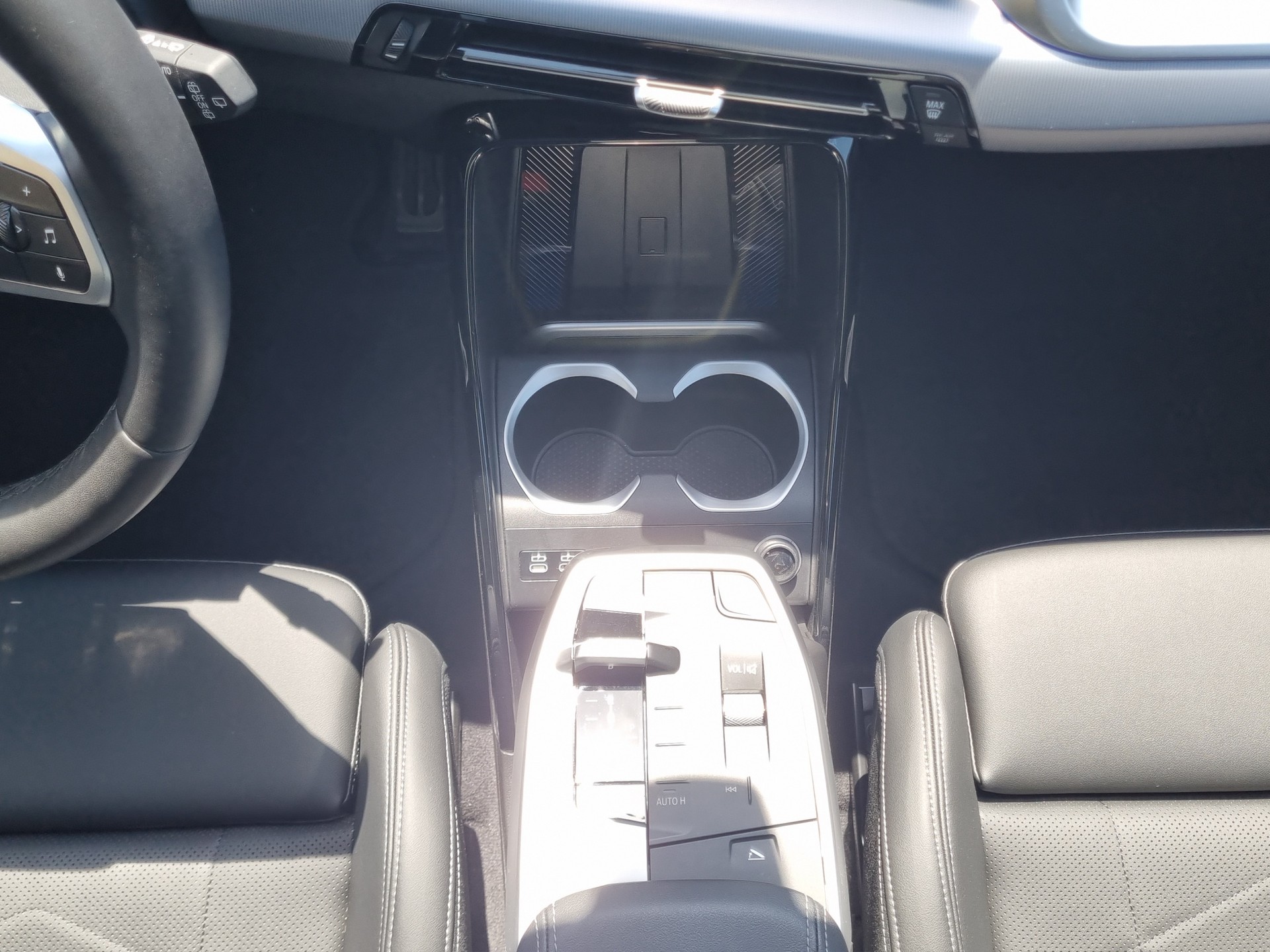 BMW iX1 xDrive 30 M Sport Pro-image-16