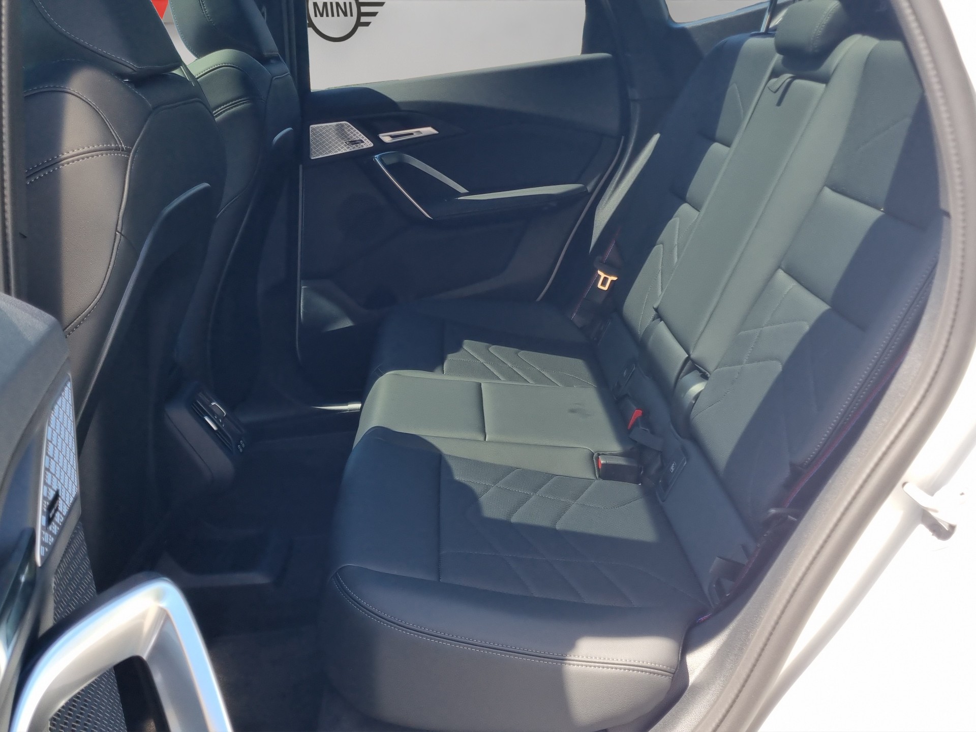 BMW iX1 xDrive 30 M Sport Pro-image-18