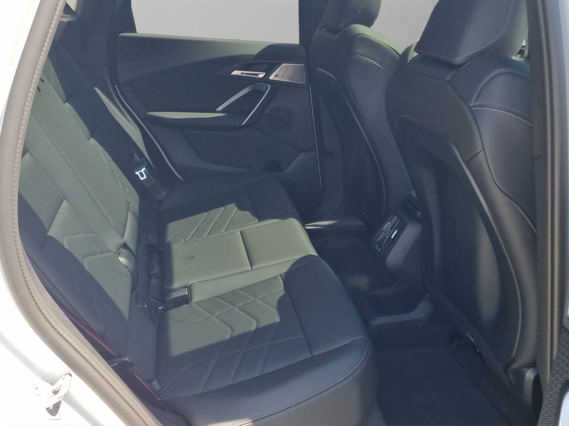 BMW iX1 xDrive 30 M Sport Pro-image-21