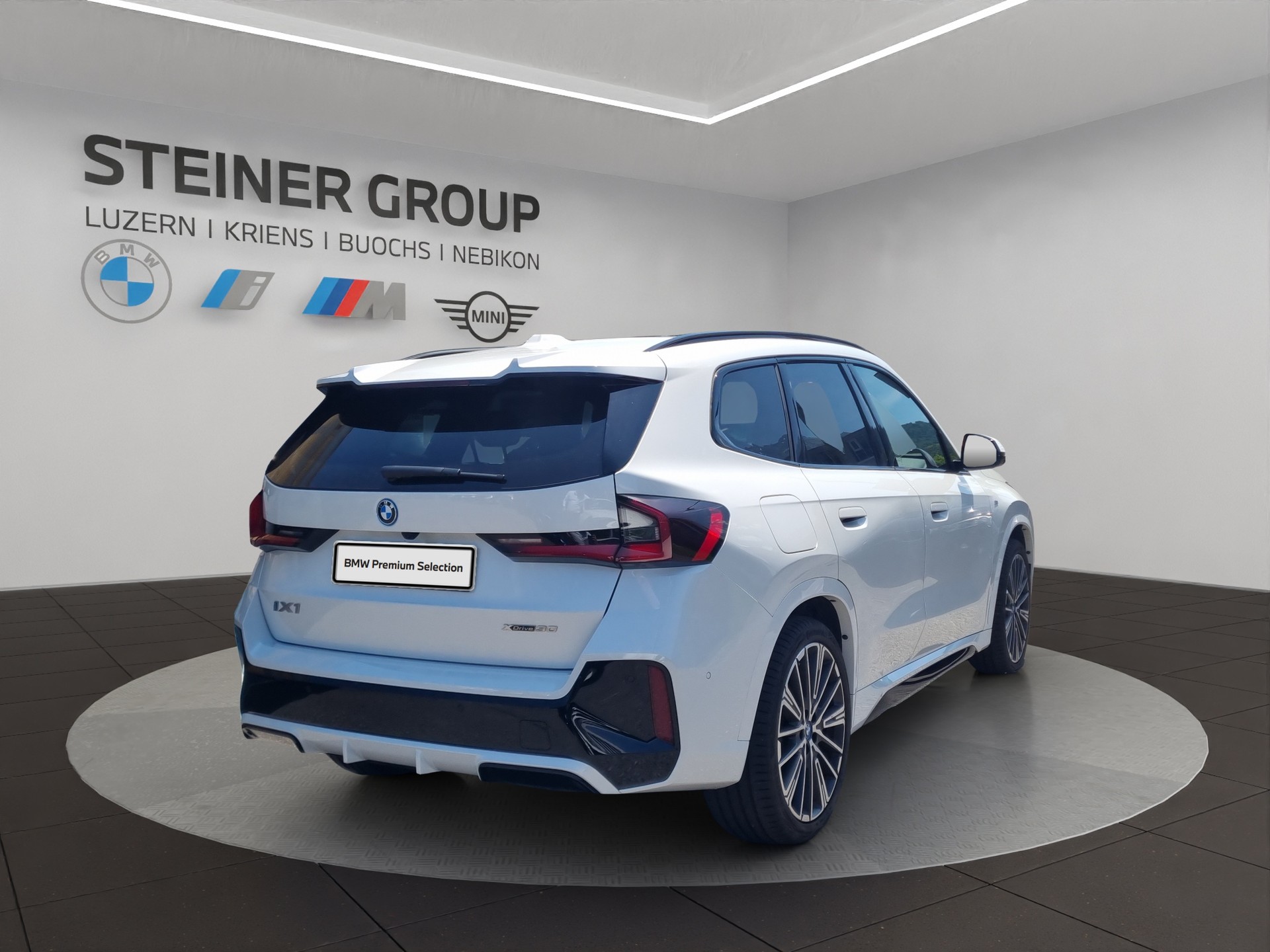 BMW iX1 xDrive 30 M Sport Pro-image-4