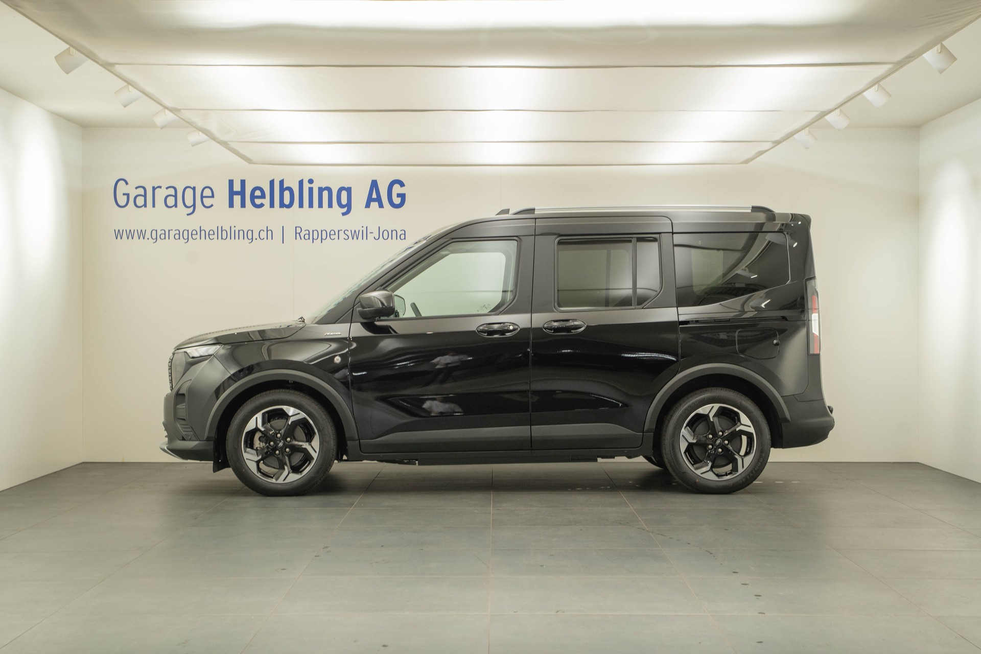 FORD E-Tourneo Courier Active-showroom-element-2