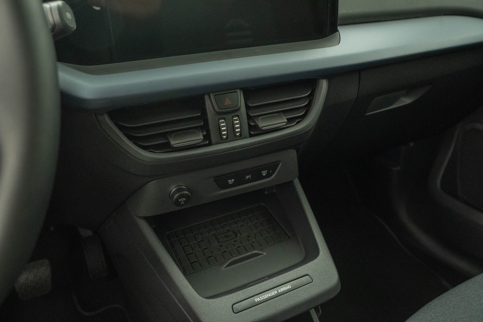 FORD E-Tourneo Courier Active-image-12
