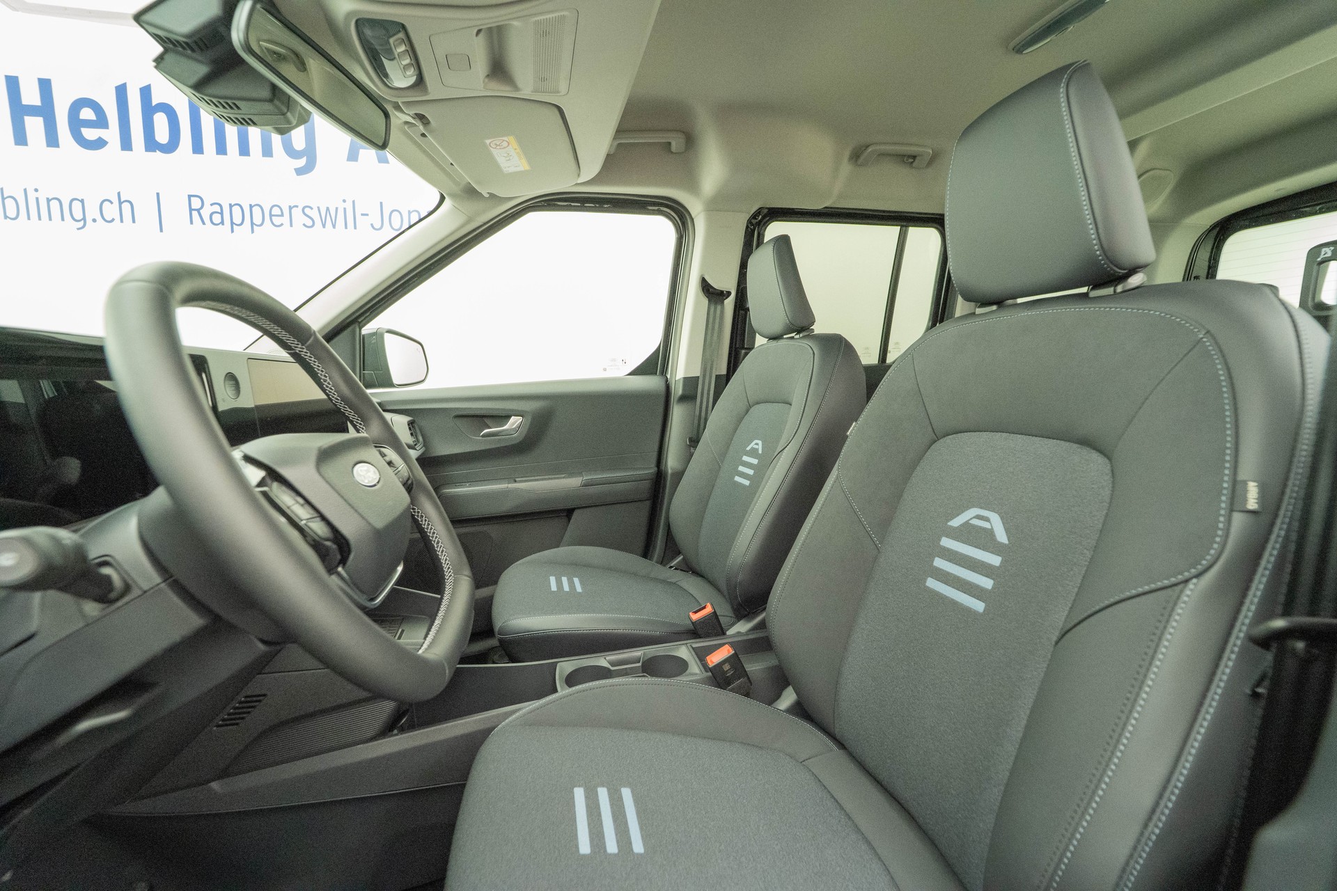 FORD E-Tourneo Courier Active-image-7