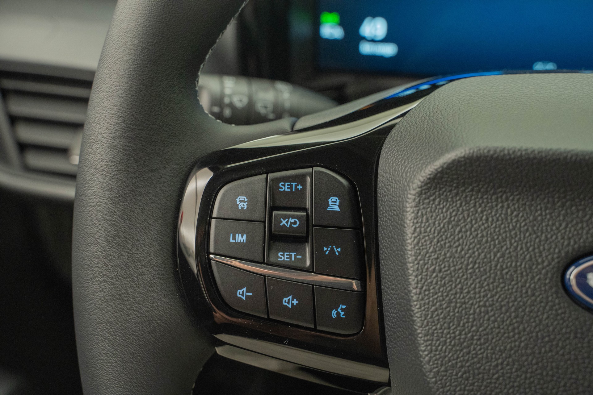 FORD E-Tourneo Courier Active-image-11