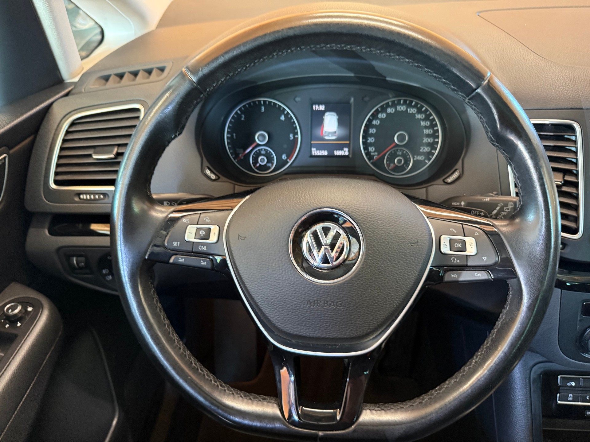 VW Sharan 2.0 TDI BMT Highline DSG-image-9