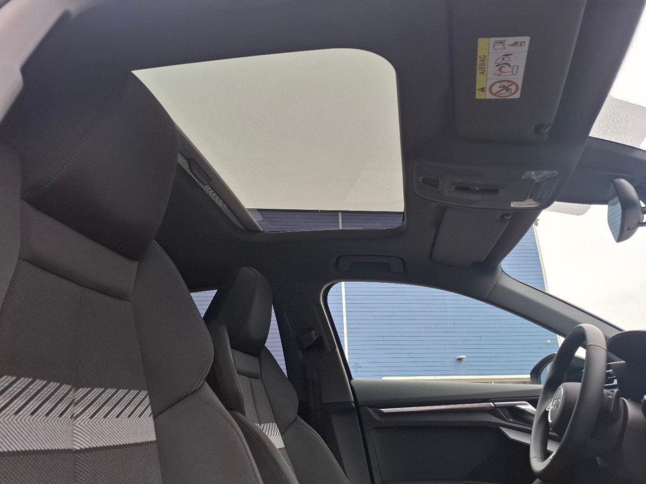 AUDI A3 Sportback 1.5 45 TFSI Plug-in-Hybrid S Line S-Tronic-image-12