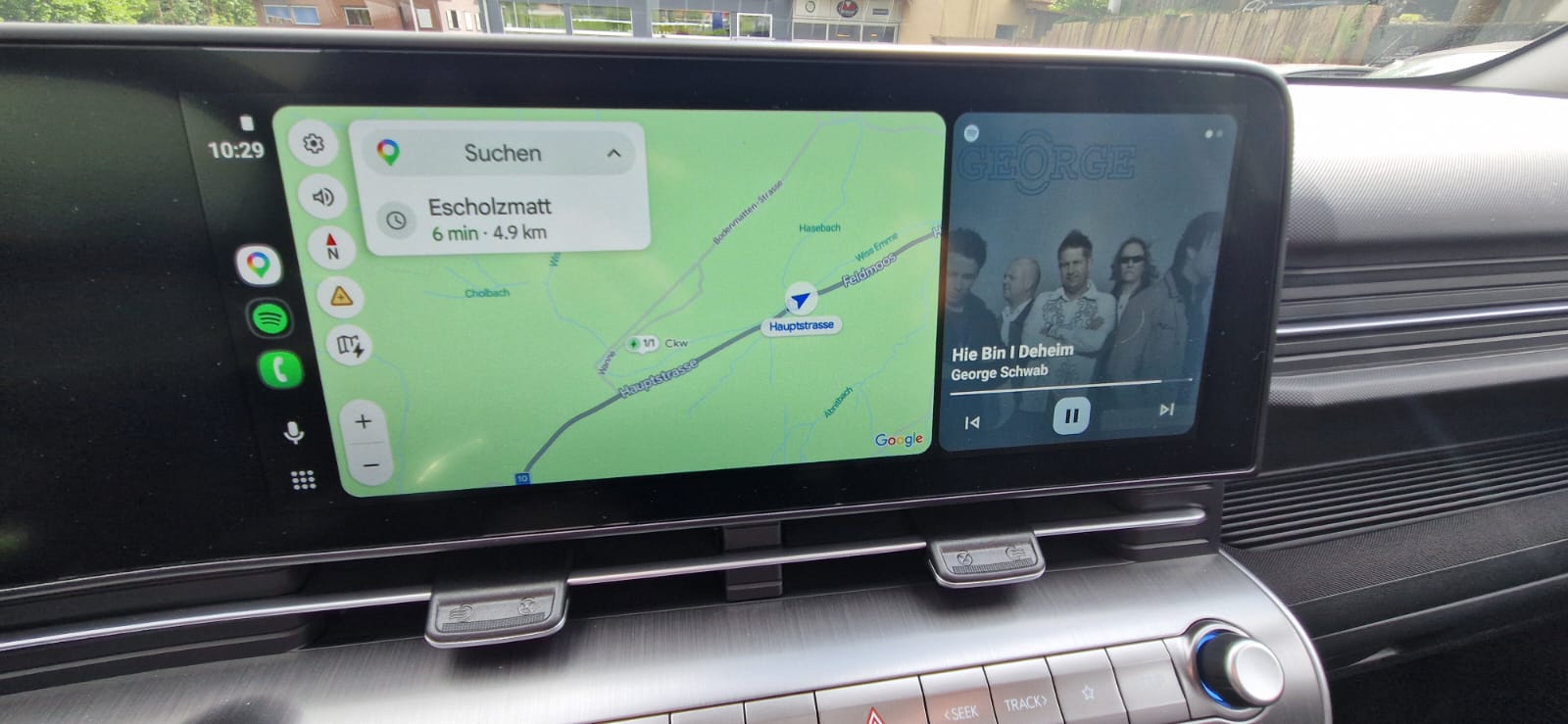 HYUNDAI Kona EV 65.4 kWh Origo-image-11