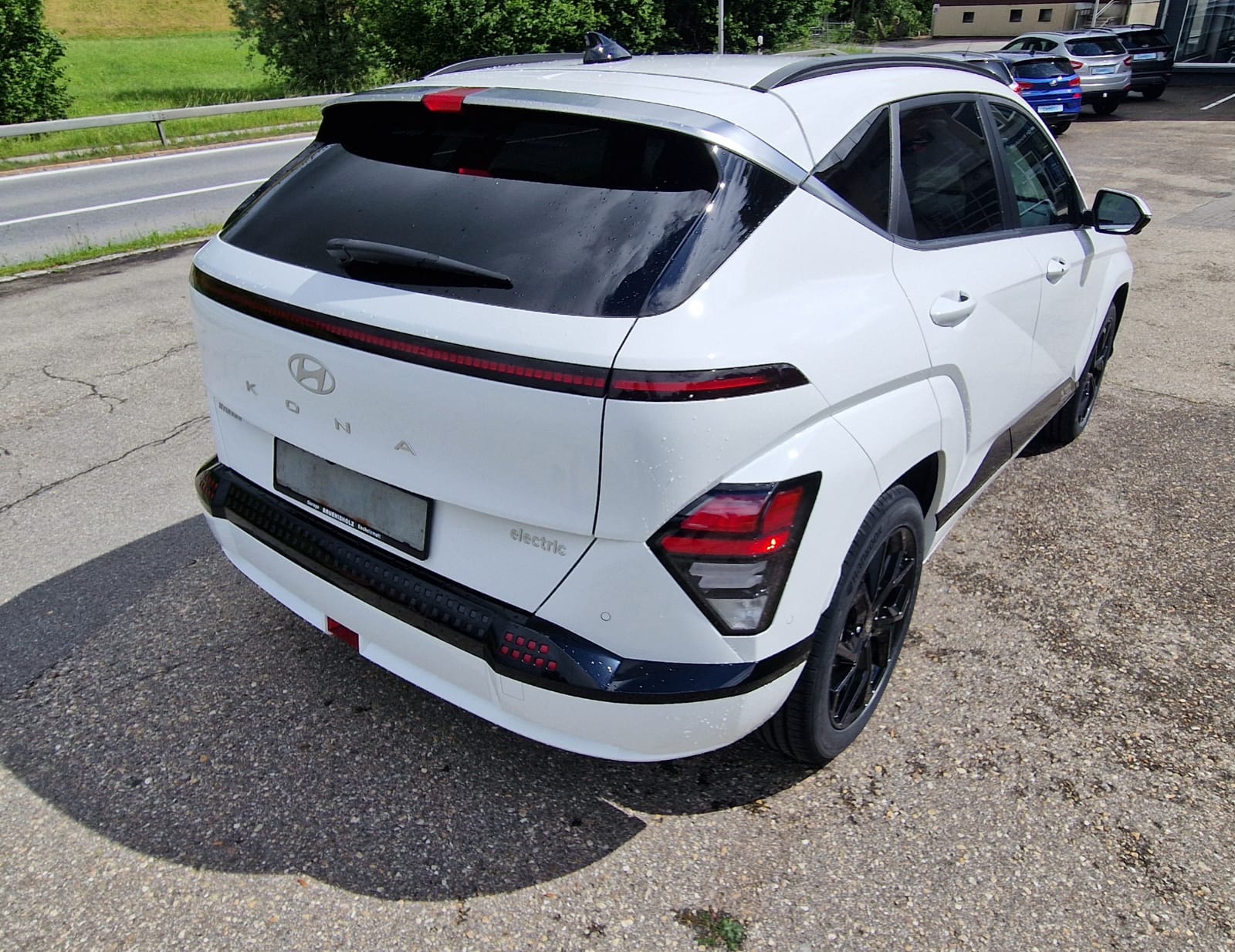HYUNDAI Kona EV 65.4 kWh Origo-showroom-element-3
