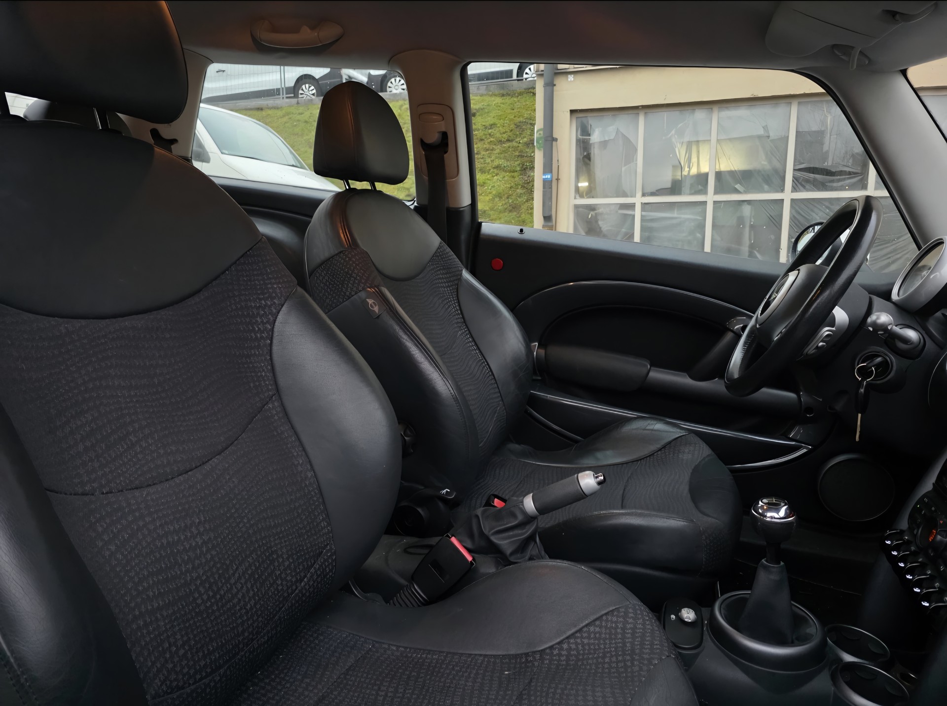 MINI Cooper-image-4