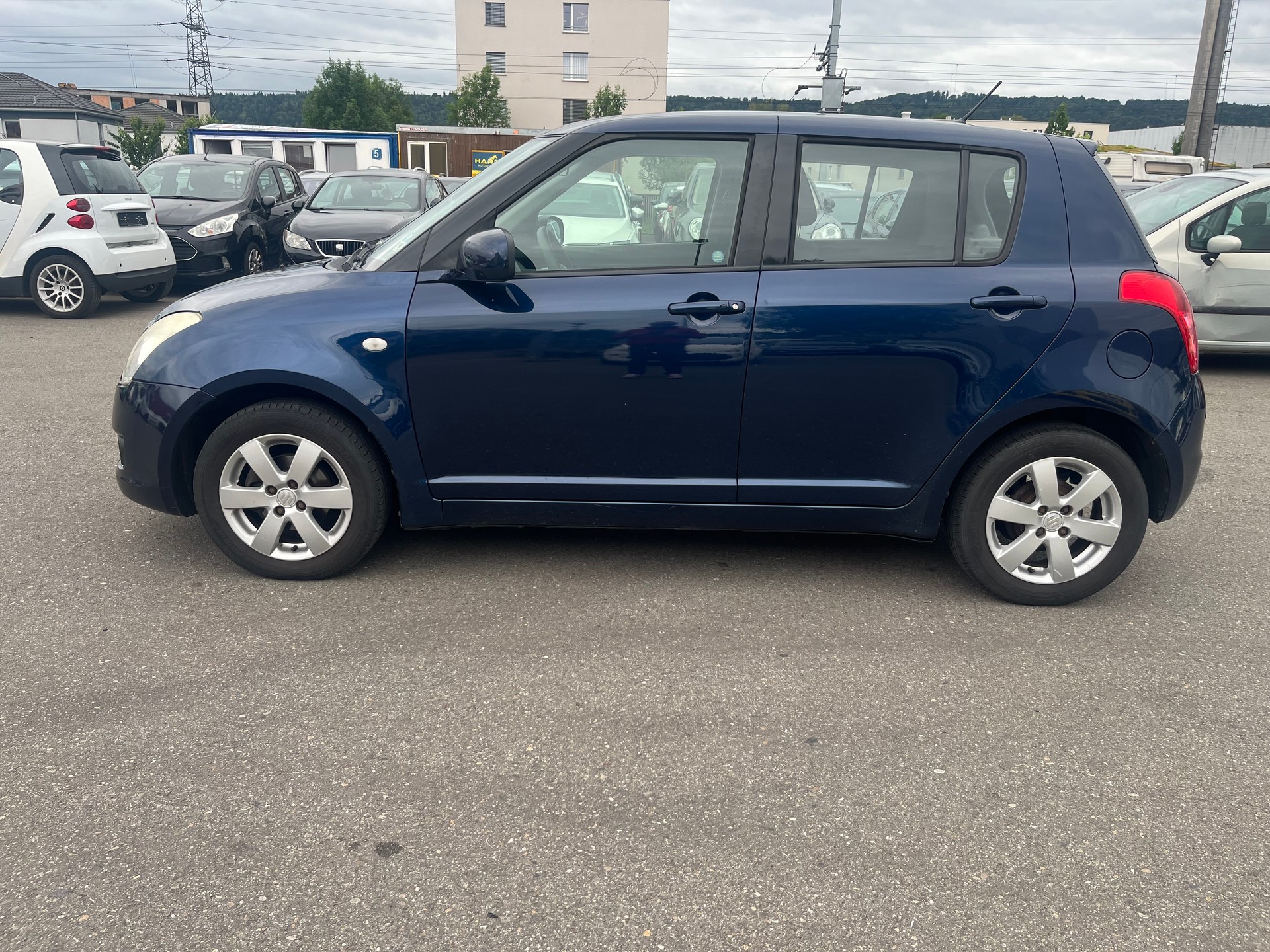 SUZUKI Swift 1.3i 16V GL Top 4x4-image-3