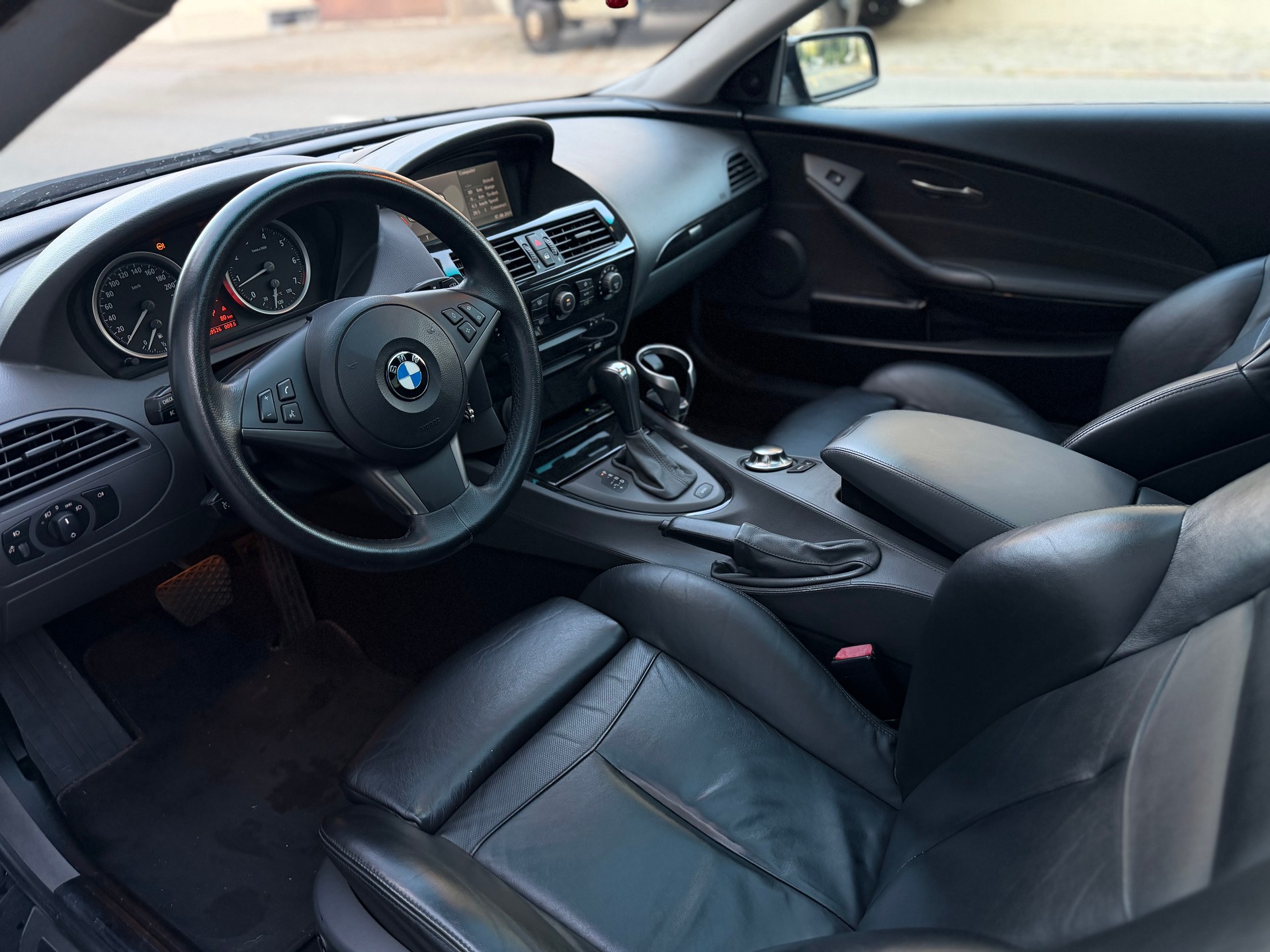 BMW 645Ci Coupé | V8 333PS | Automat | Leder | Glasdach | CH-Fahrzeug-image-12