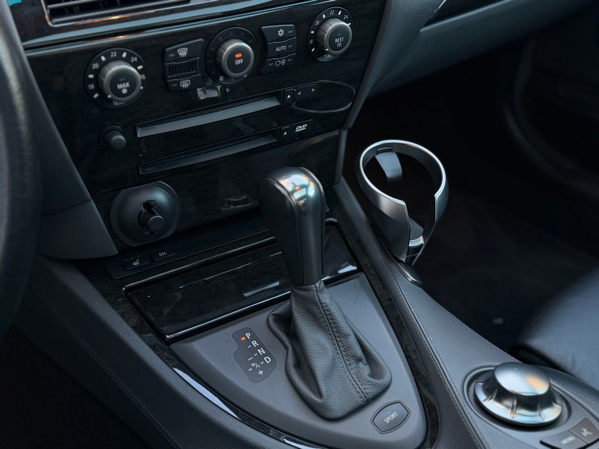 BMW 645Ci Coupé | V8 333PS | Automat | Leder | Glasdach | CH-Fahrzeug-image-15