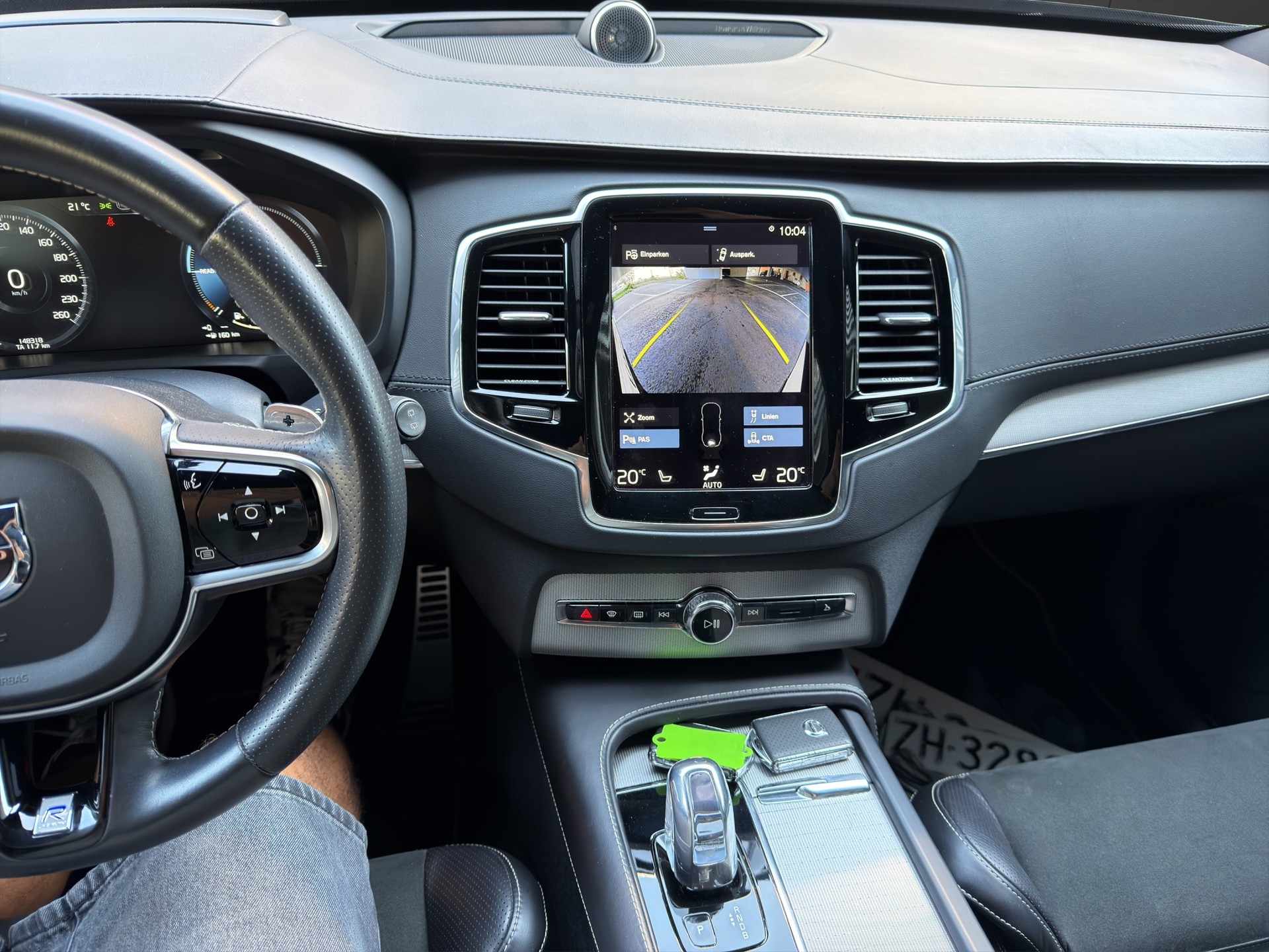 VOLVO XC90 T8 AWD R-Design Geartronic 7 Plätzer Pano-image-15